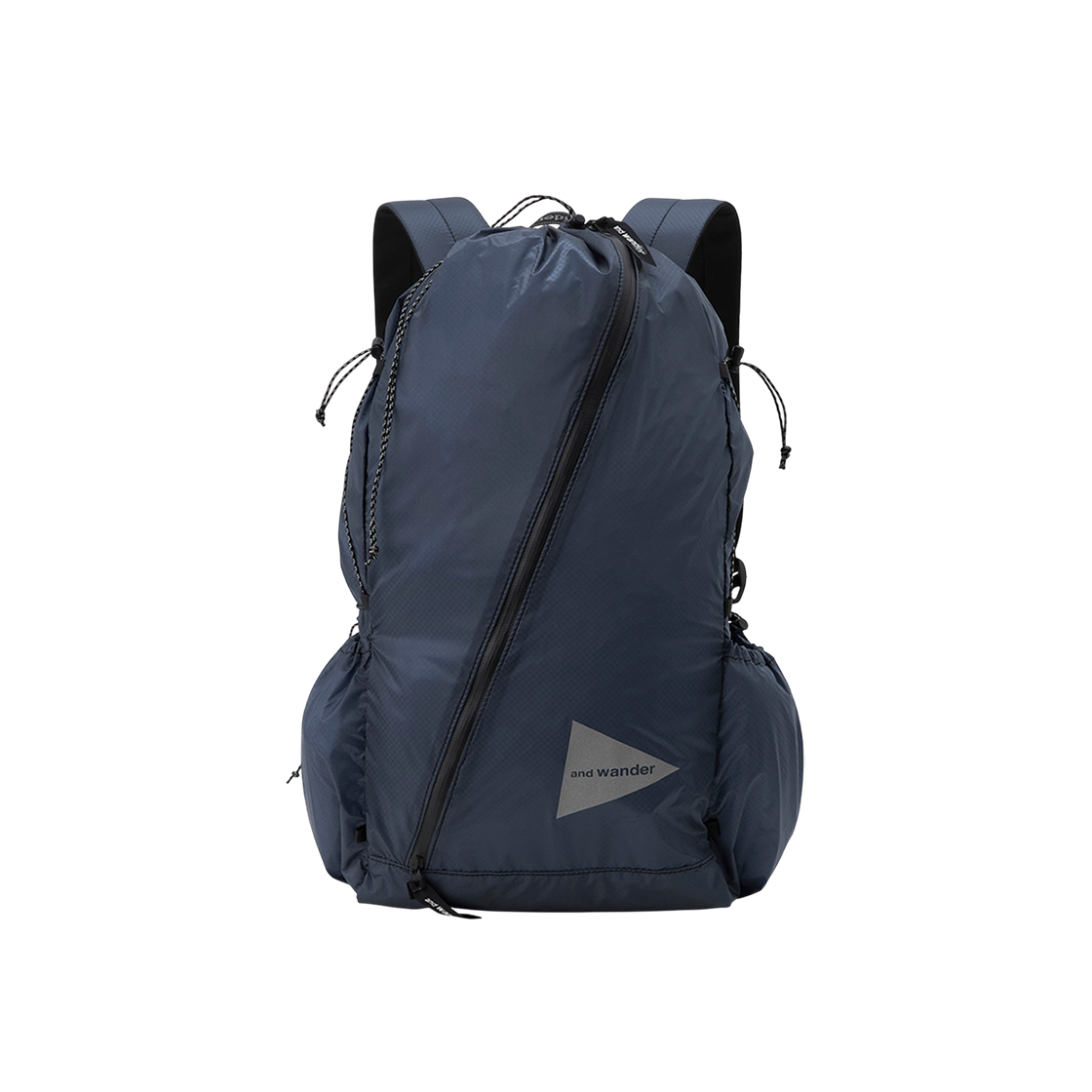 W31D6BG007_BL and wander Sil Daypack