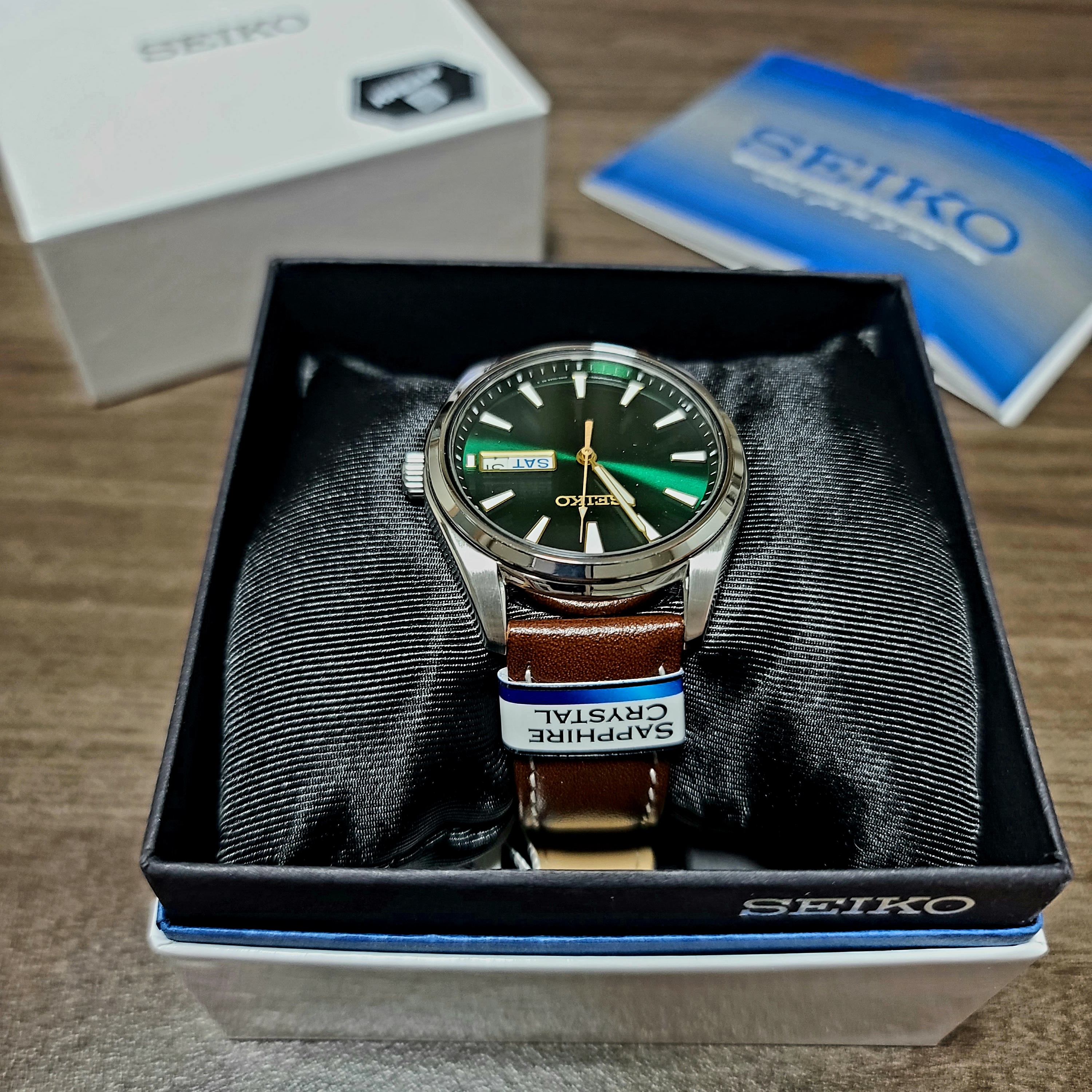 Seiko Classic SUR449P1 Dark Green 착용 스타일
