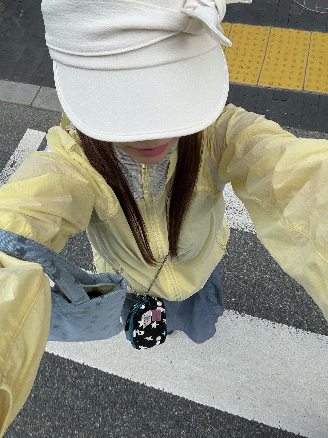COYSEIO Ribbon Tie Cap Ivory 착용 스타일
