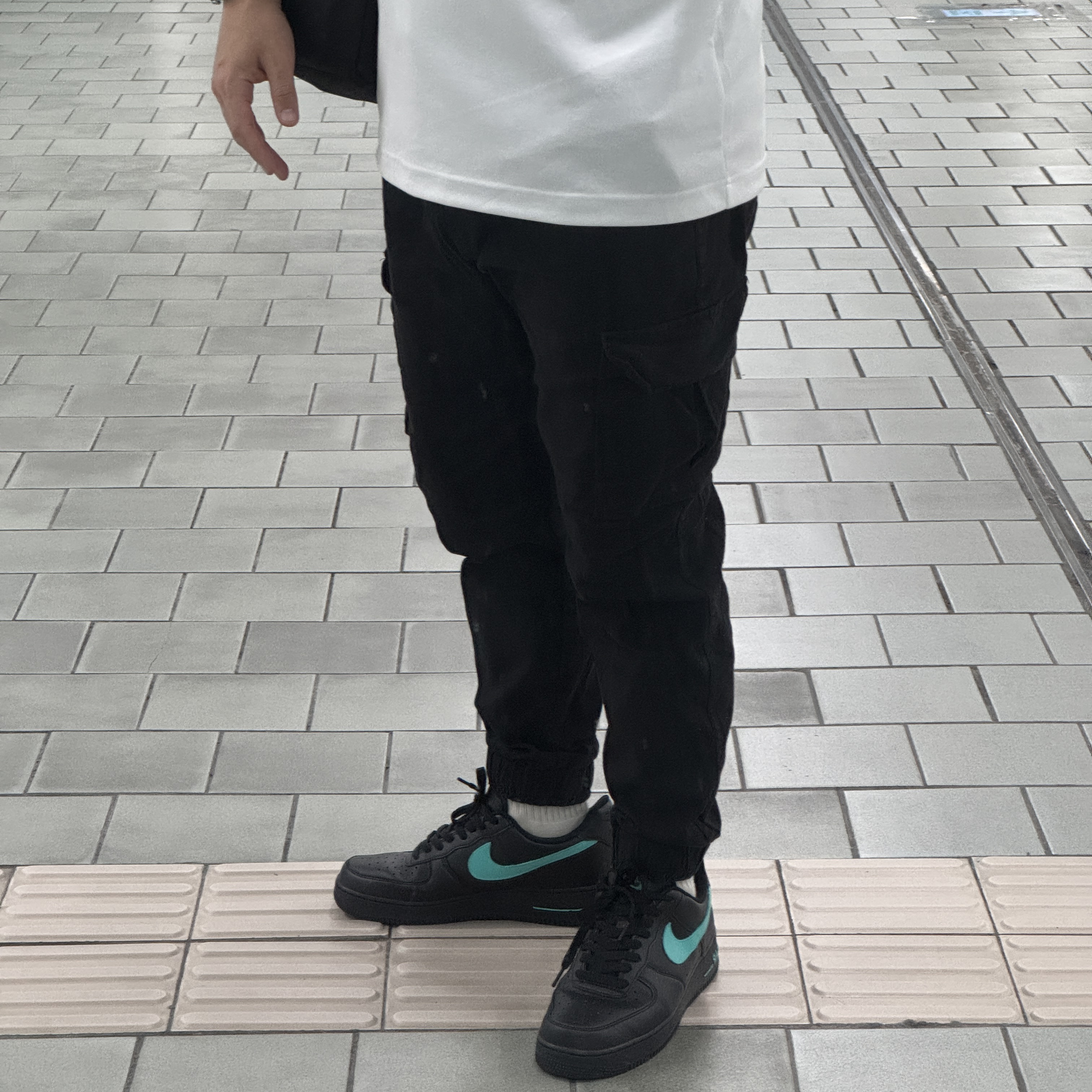 Nike Air Force 1 '07 LX Black 착용 스타일 - 1