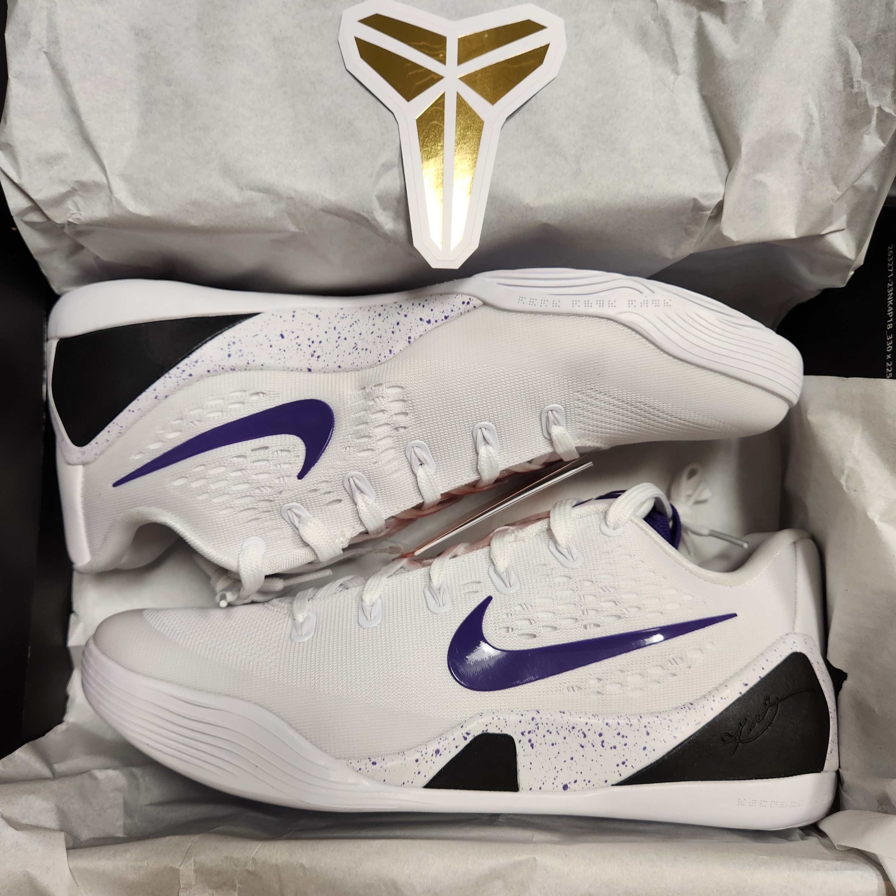 Nike Kobe 9 Elite Low EM Protro White Court Purple 착용 스타일 - 1