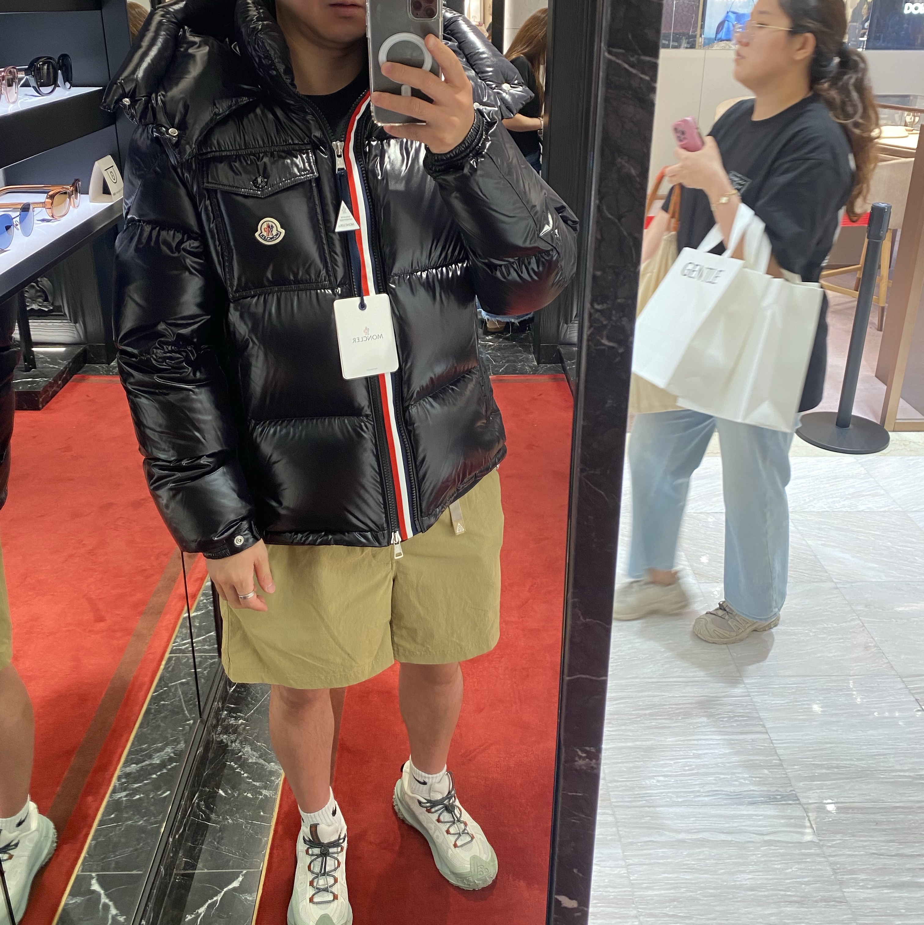 Moncler Montbeliard Jacket Black - 24FW 착용 스타일 - 2