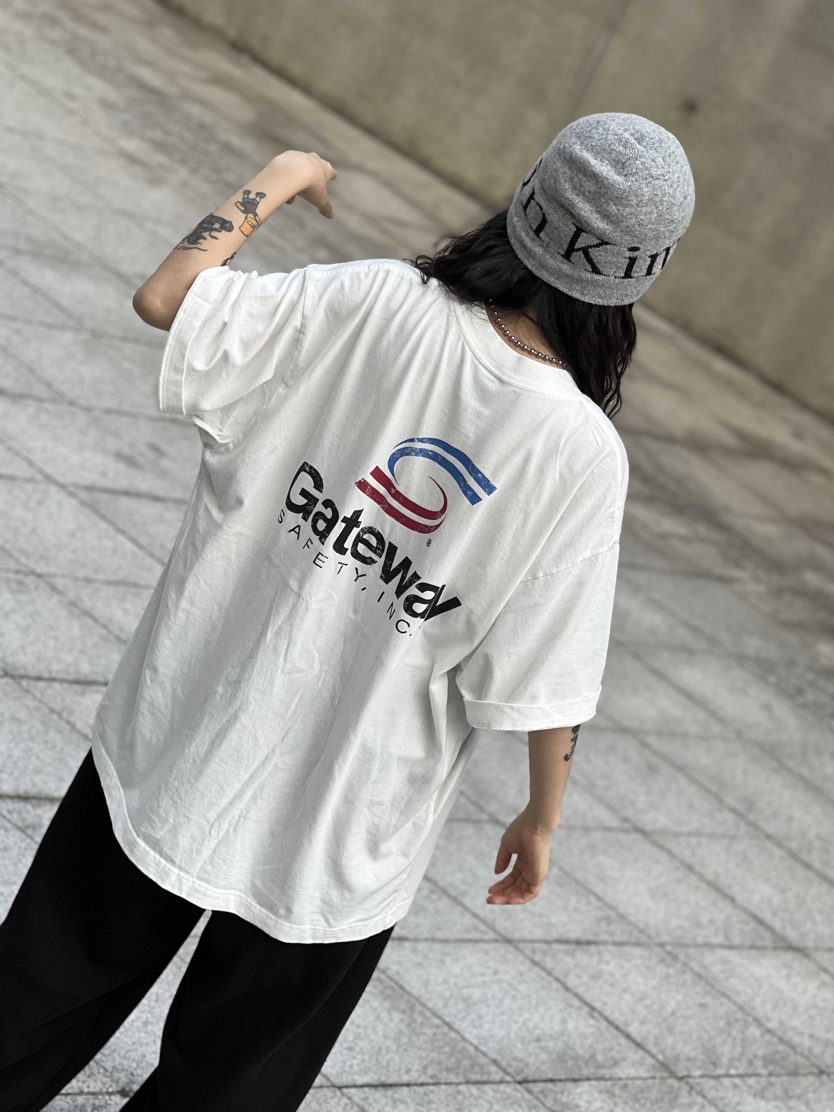 Matin Kim Logo Jacquard Short Beanie Grey, Crocs Stomp Clog Black 착용 스타일 - 2