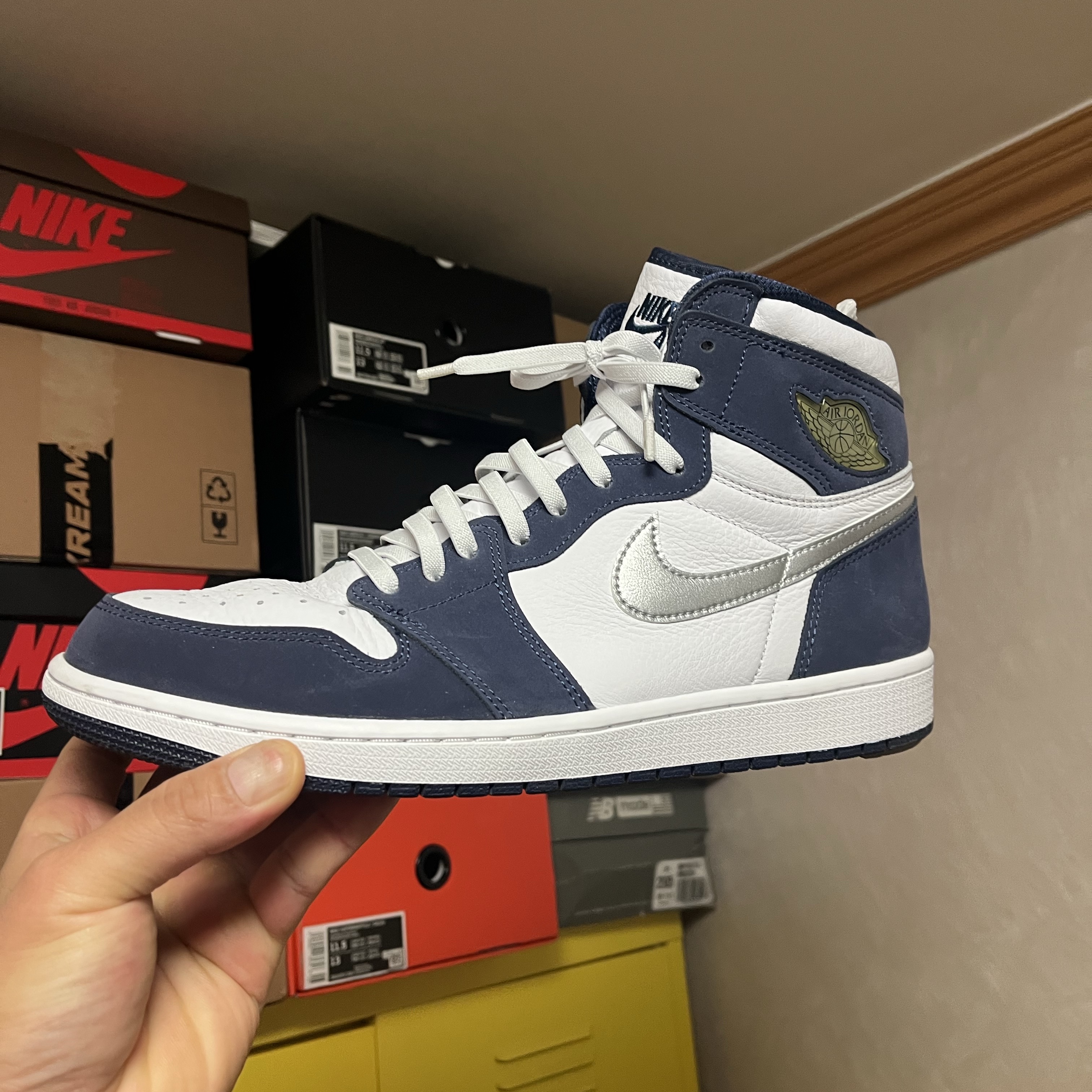 Jordan 1 Retro High OG CO.JP Midnight Navy (Suitcase Special Box) 착용 스타일