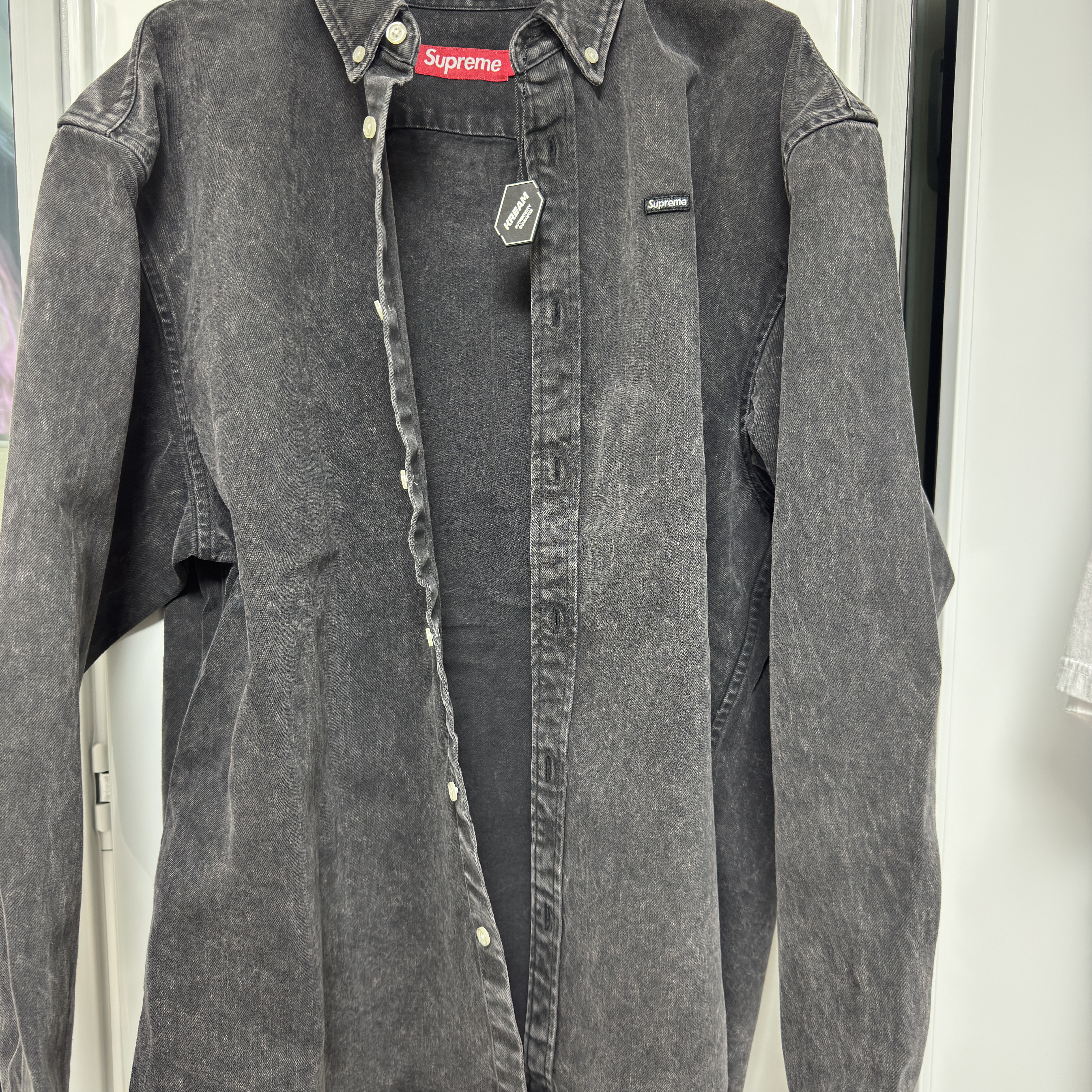 Supreme Small Box Denim Shirt Black - 25SS 착용 스타일