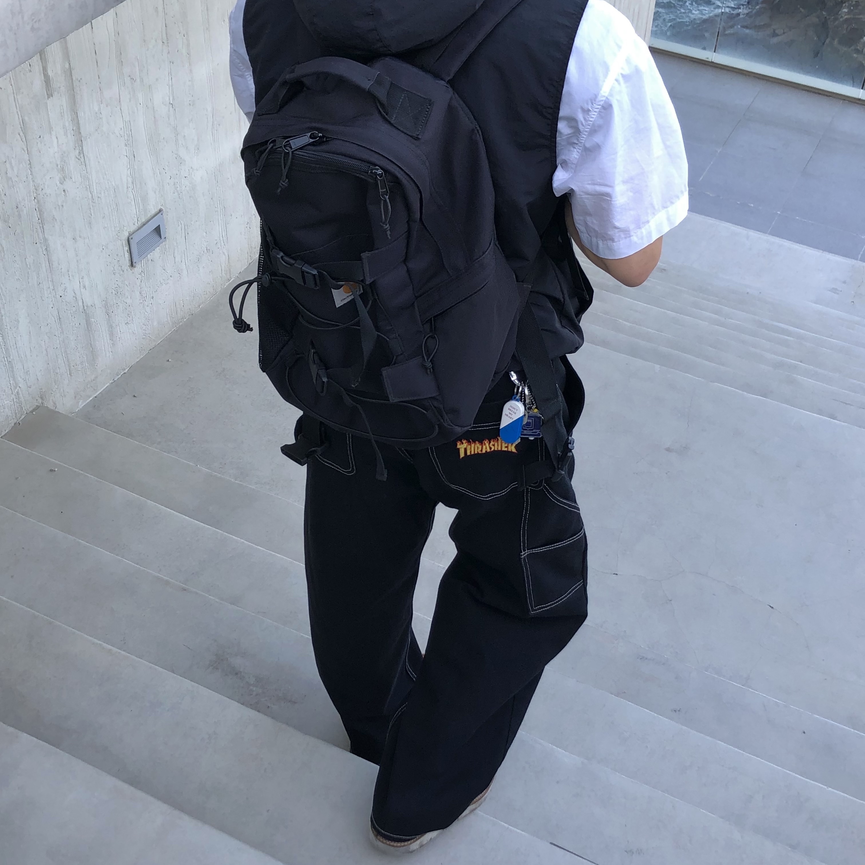 Carhartt WIP Kickflip Backpack Black 착용 스타일 - 1