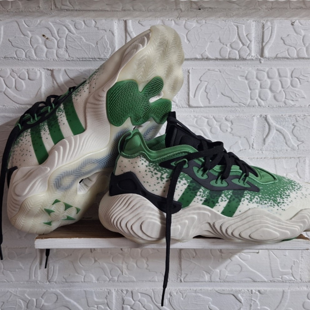 Adidas Trae Young 3 Off White Preloved Green 착용 스타일 - 1