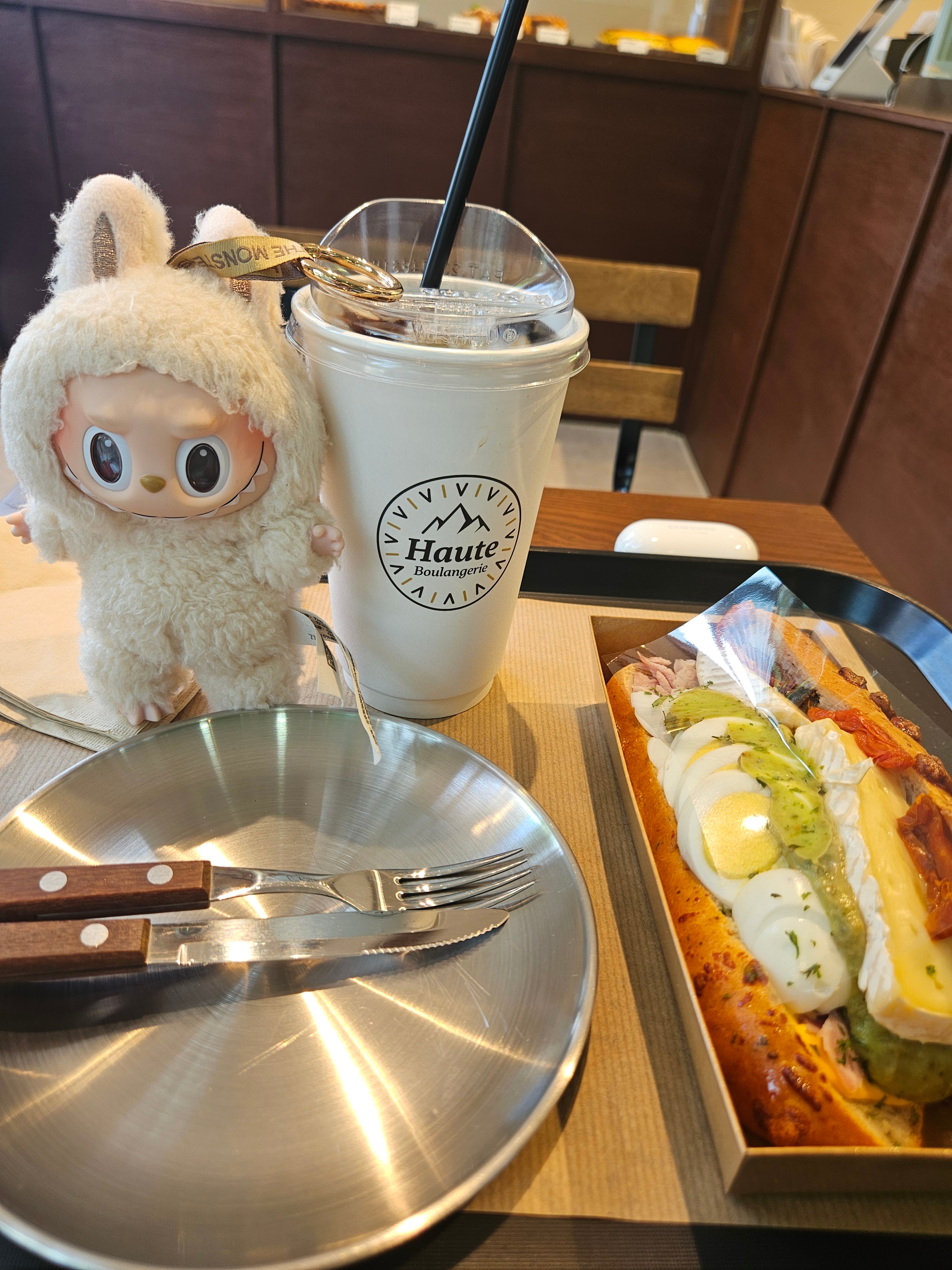 Pop Mart Labubu The Monsters Labubu Tasty Macarons Series Soymilk Keyring, Human Made Big Bandana #1 Red 착용 스타일 - 2