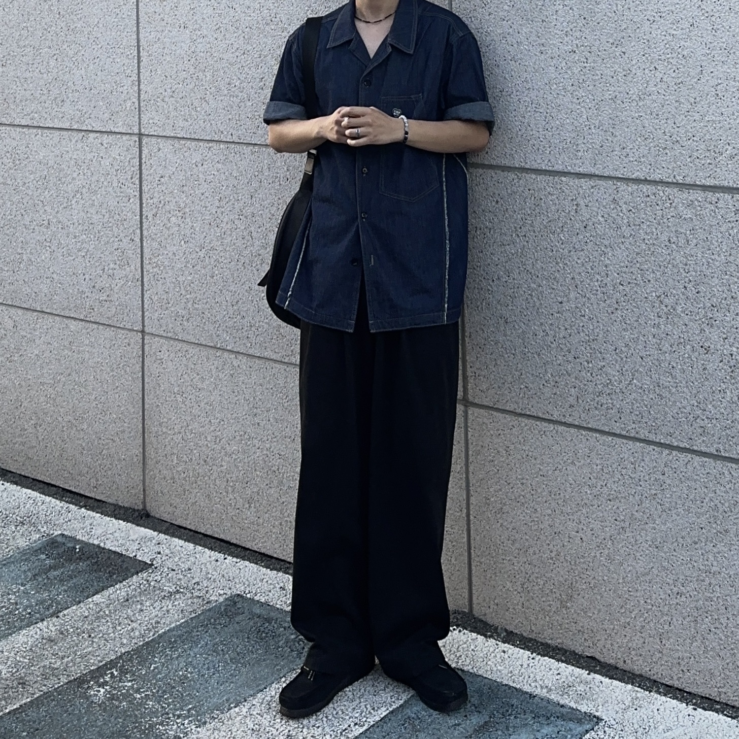 Clarks Wallabee Black Suede 착용 스타일