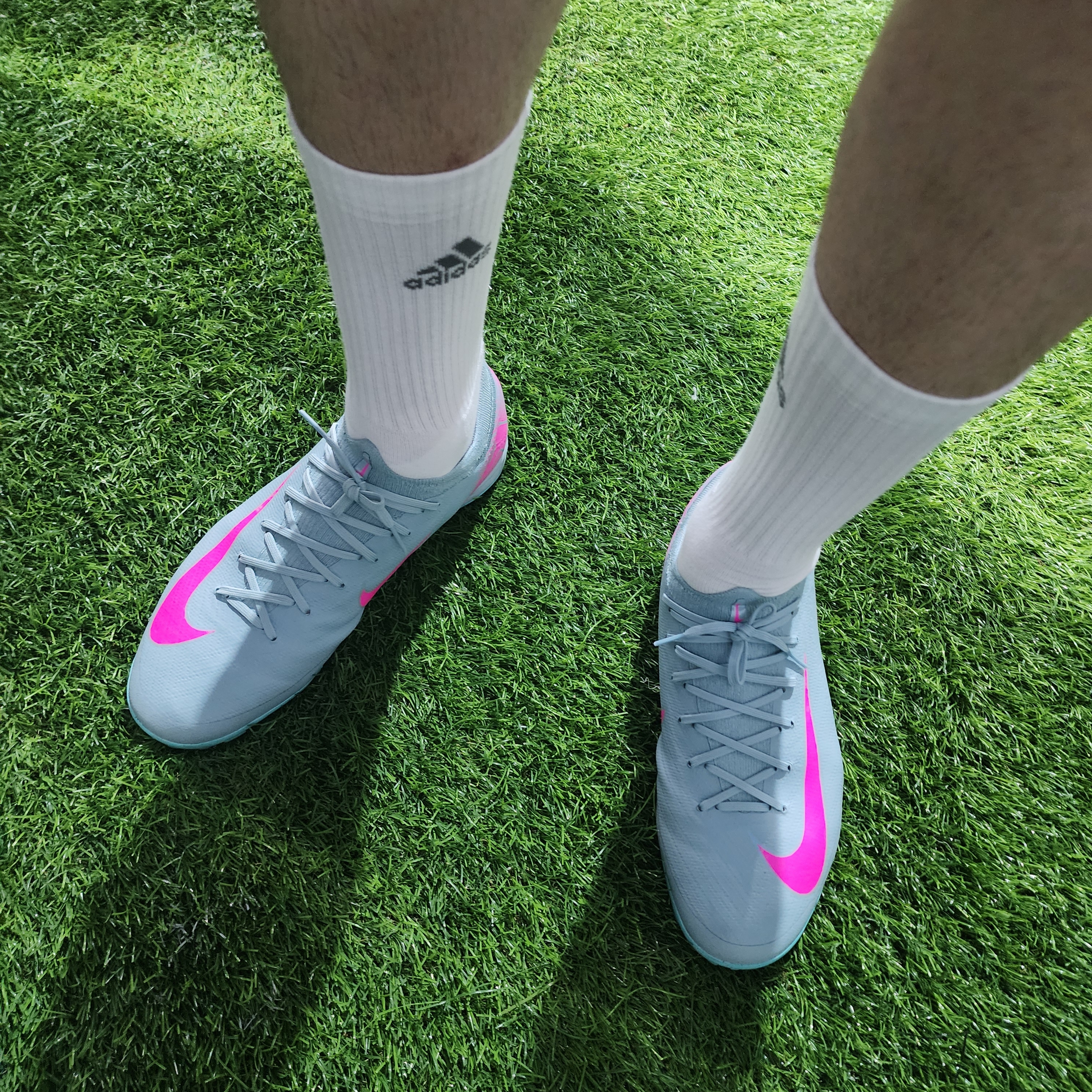Nike Zoom Mercurial Vapor 16 Pro TF Ocean Cube Pink Blast 착용 스타일
