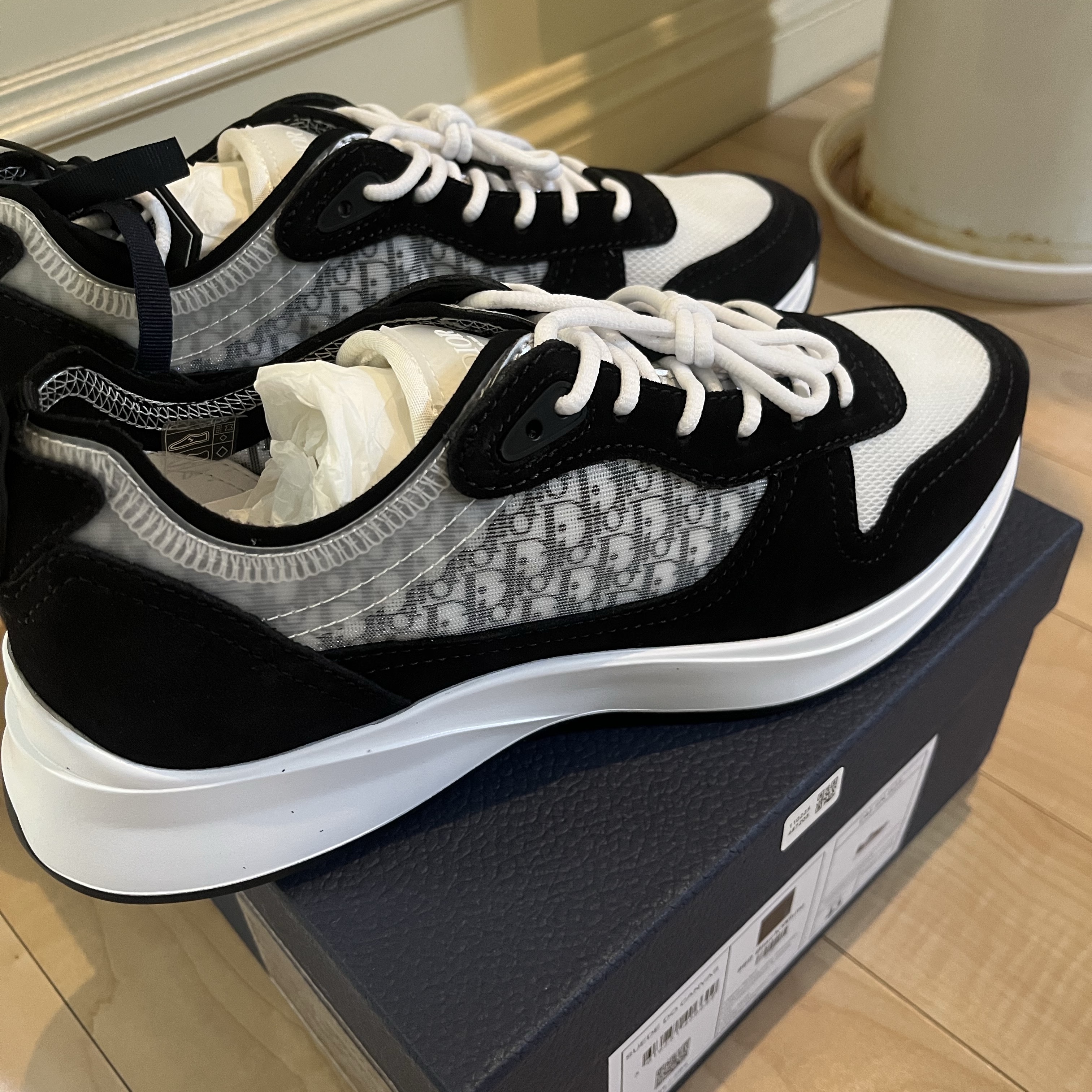 Dior B25 Runner Sneakers Black Suede White Technical Mesh Black Dior Oblique Canvas 착용 스타일