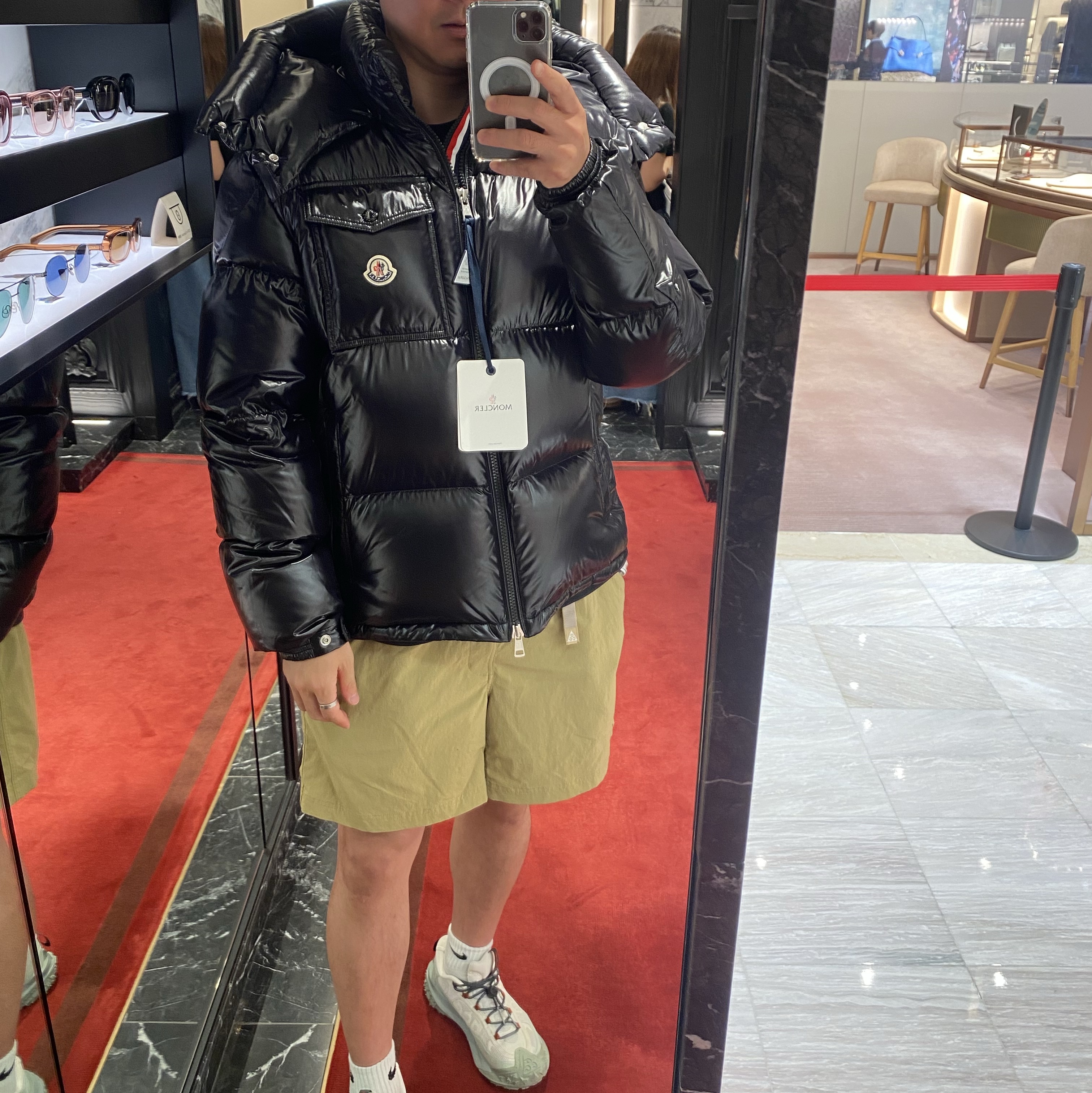 Moncler Montbeliard Jacket Black - 24FW 착용 스타일 - 3