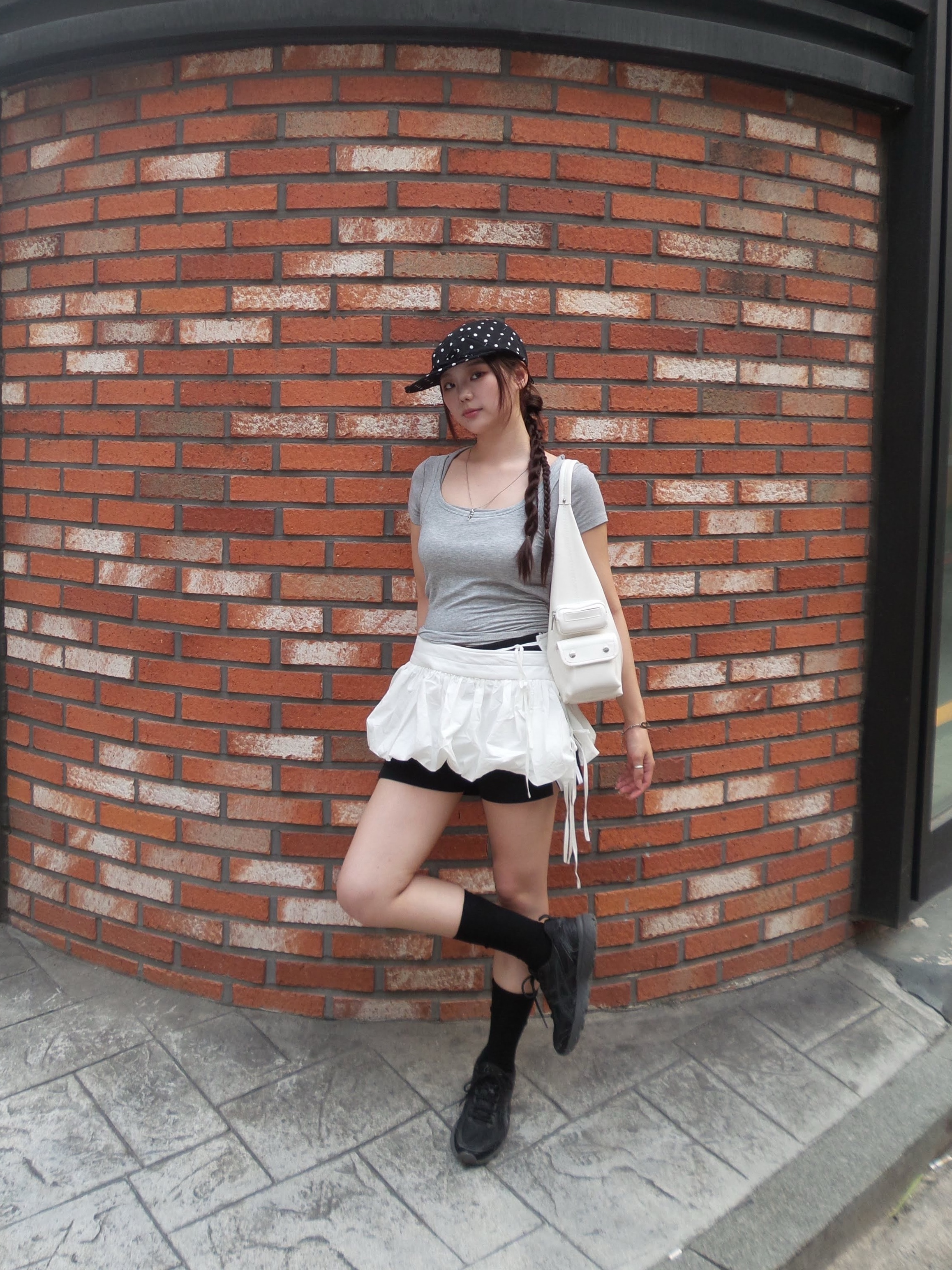 LOTS YOU X YOUCHE Duck Cap Black 착용 스타일 - 3