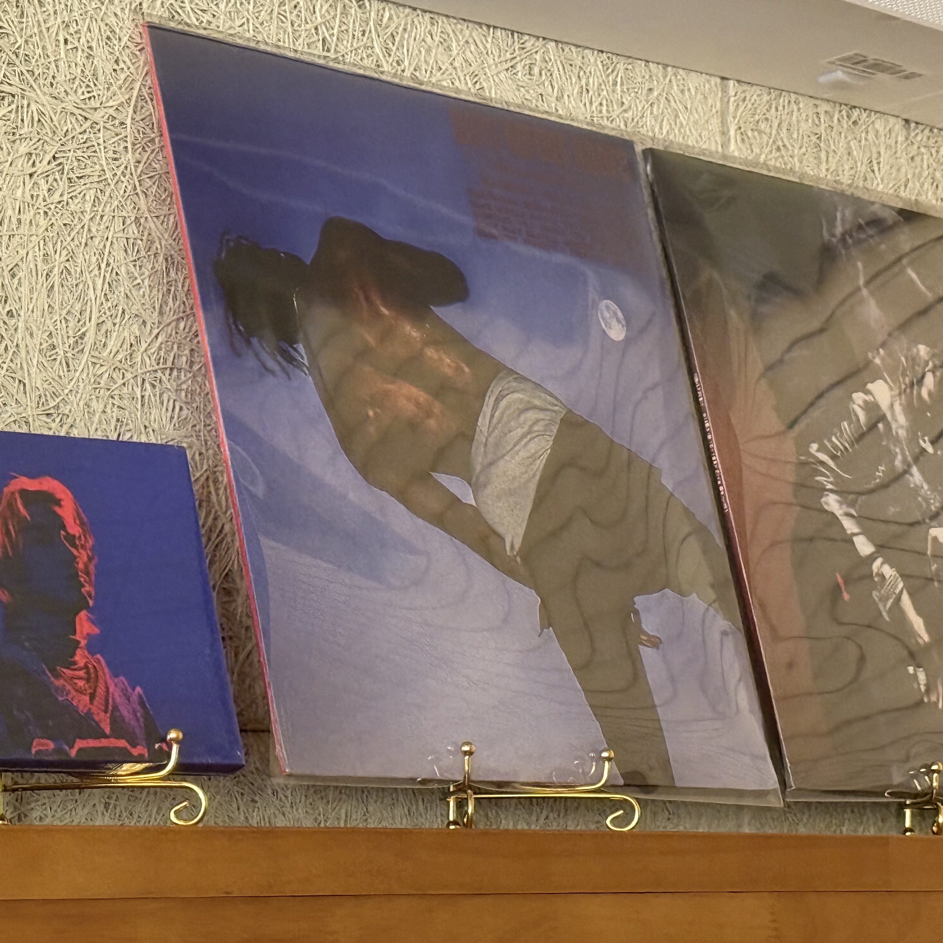 Travis Scott Days Before Rodeo LP Black 착용 스타일