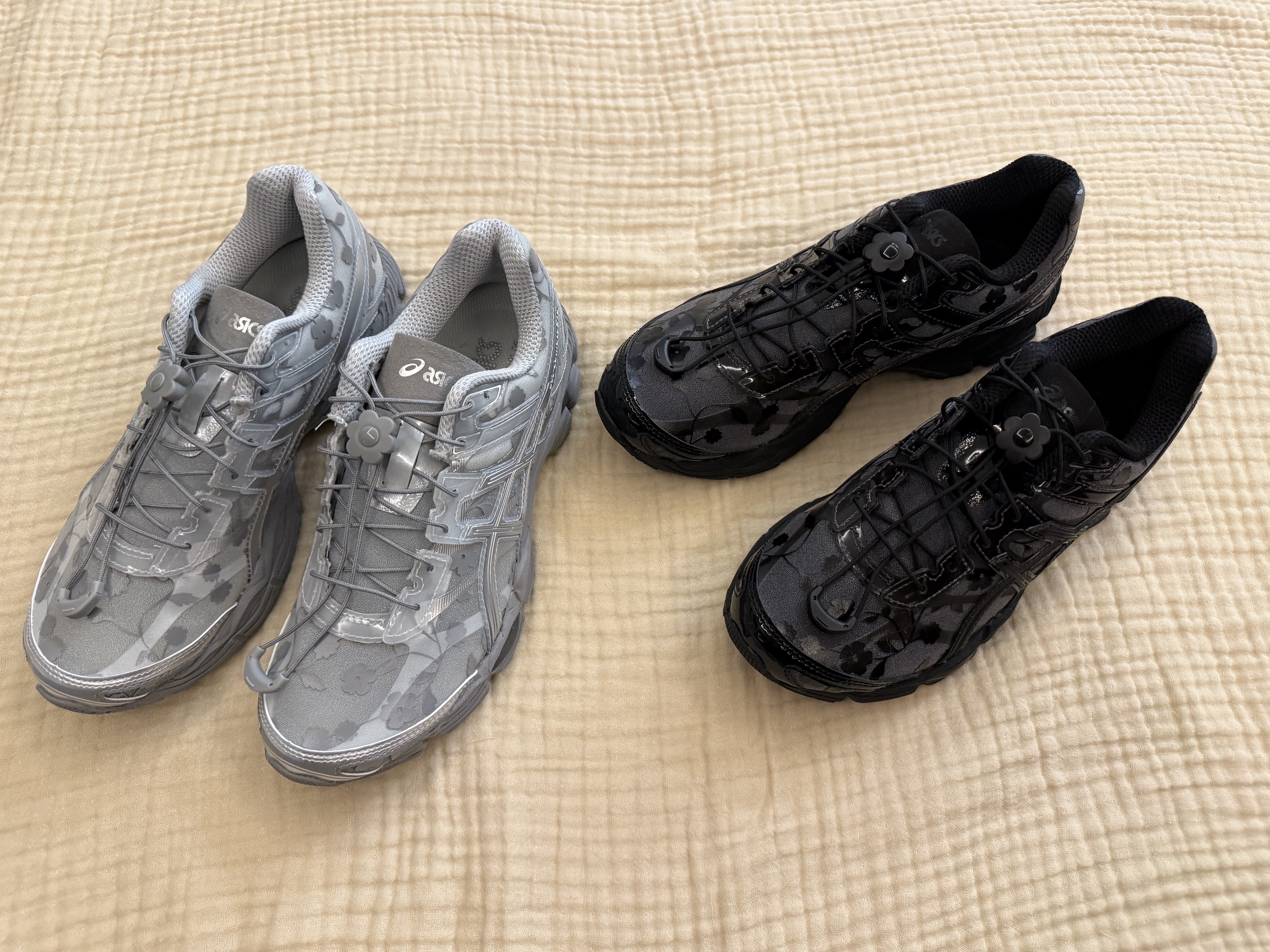 Asics x Cecilie Bahnsen Gel-Cumulus 16 Black, Asics x Cecilie Bahnsen Gel-Cumulus 16 Gray 착용 스타일 - 2