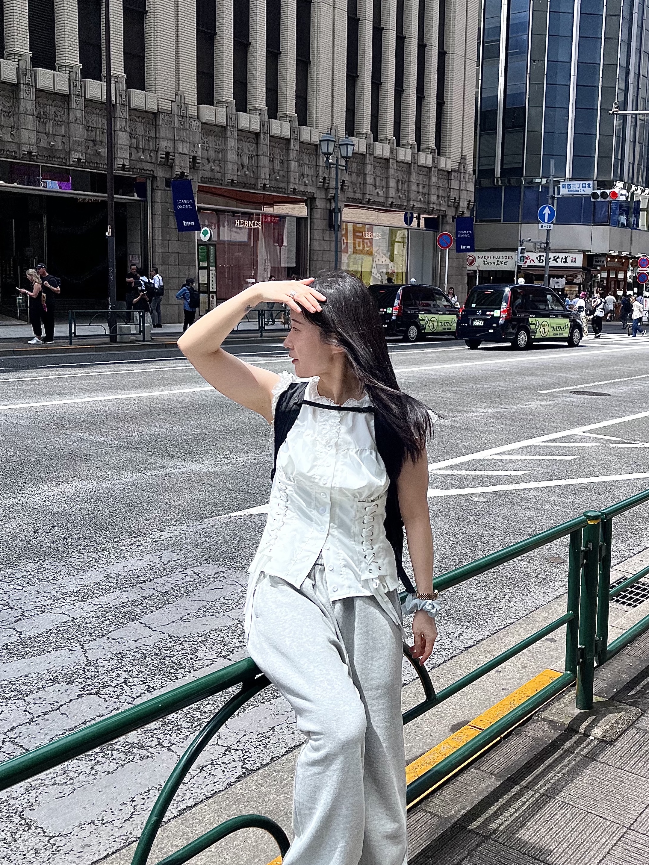 Salomon Mont LT Backpack Black 착용 스타일 - 3