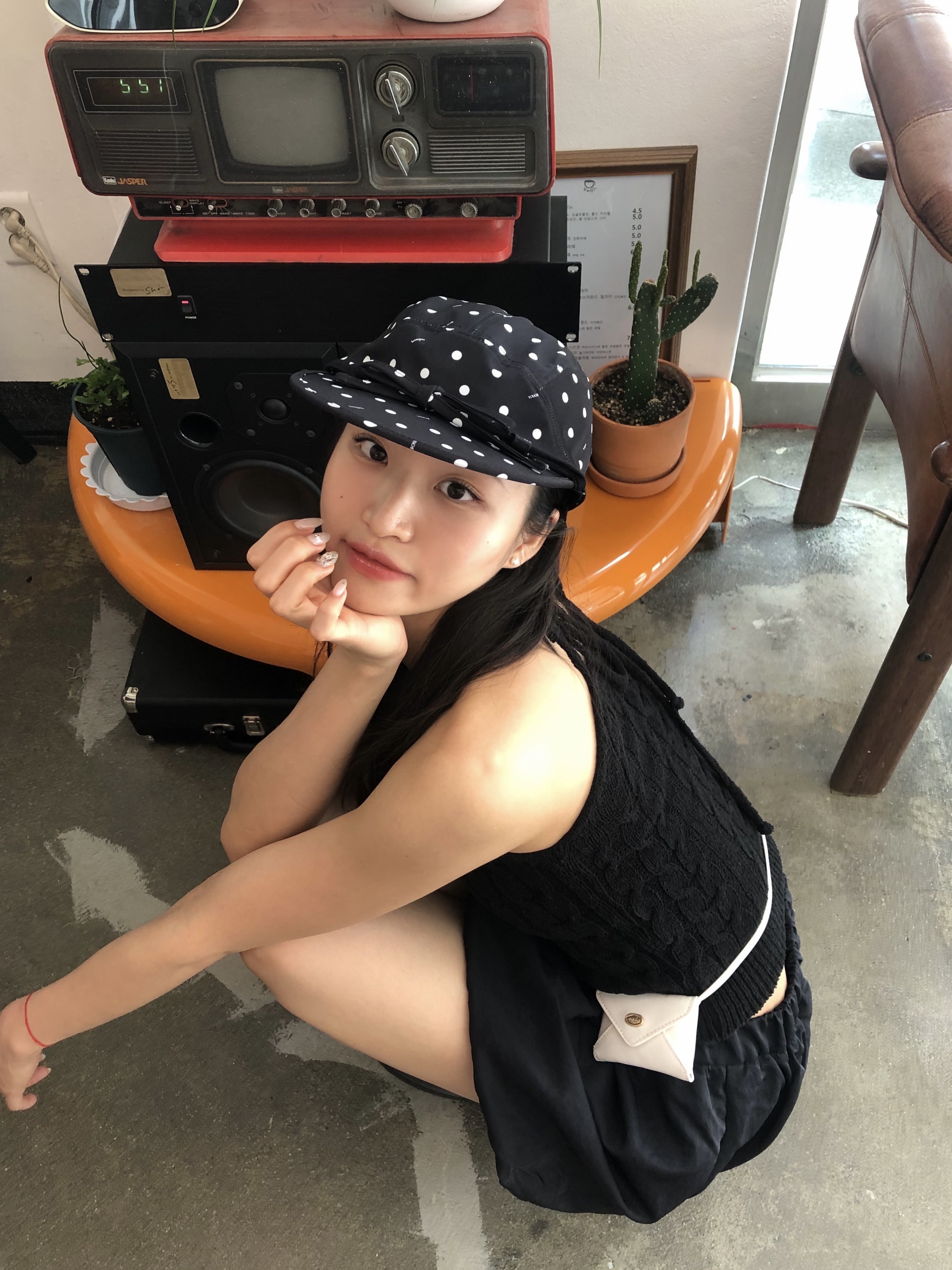 LOTS YOU X YOUCHE Duck Cap Black 착용 스타일 - 1