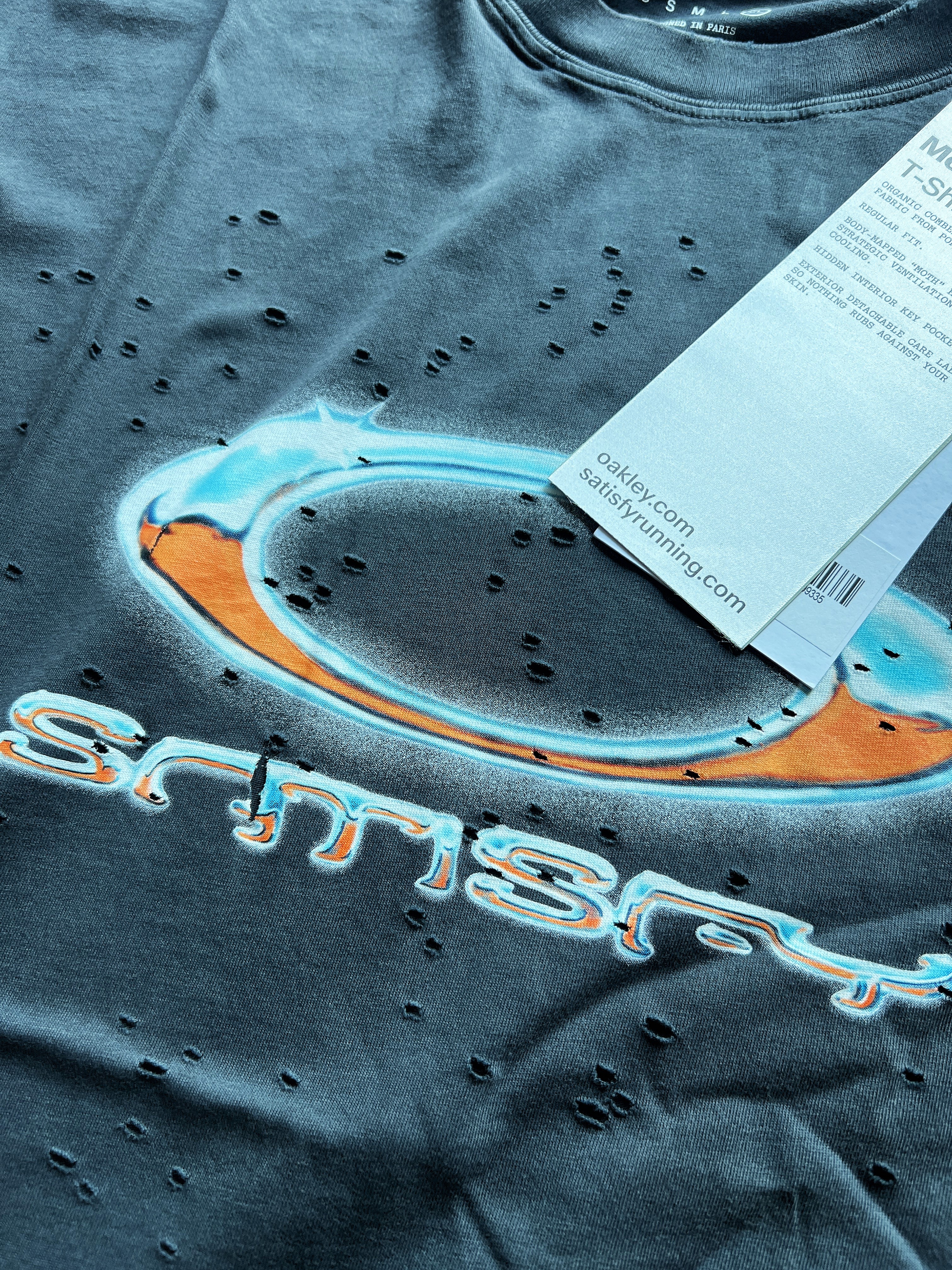 Oakley x Satisfy Mothtech T-Shirt Aged Black 착용 스타일