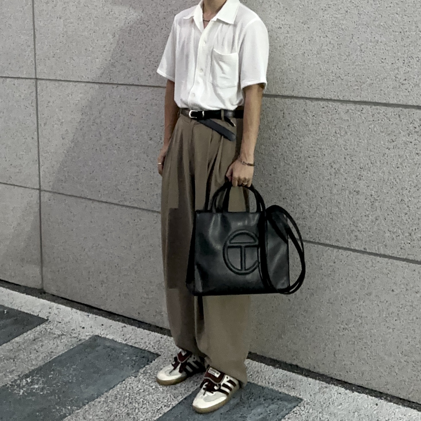 Telfar Medium Shopping Bag Black, Adidas x Wales Bonner Pony Tonal Samba Cream White Mystery Brown 착용 스타일