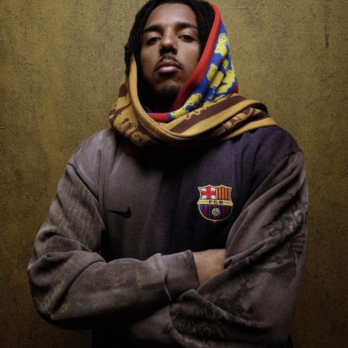 Nike FC Barcelona x Travis Scott Split Dye Crest Hoodie Multicolor 착용 스타일