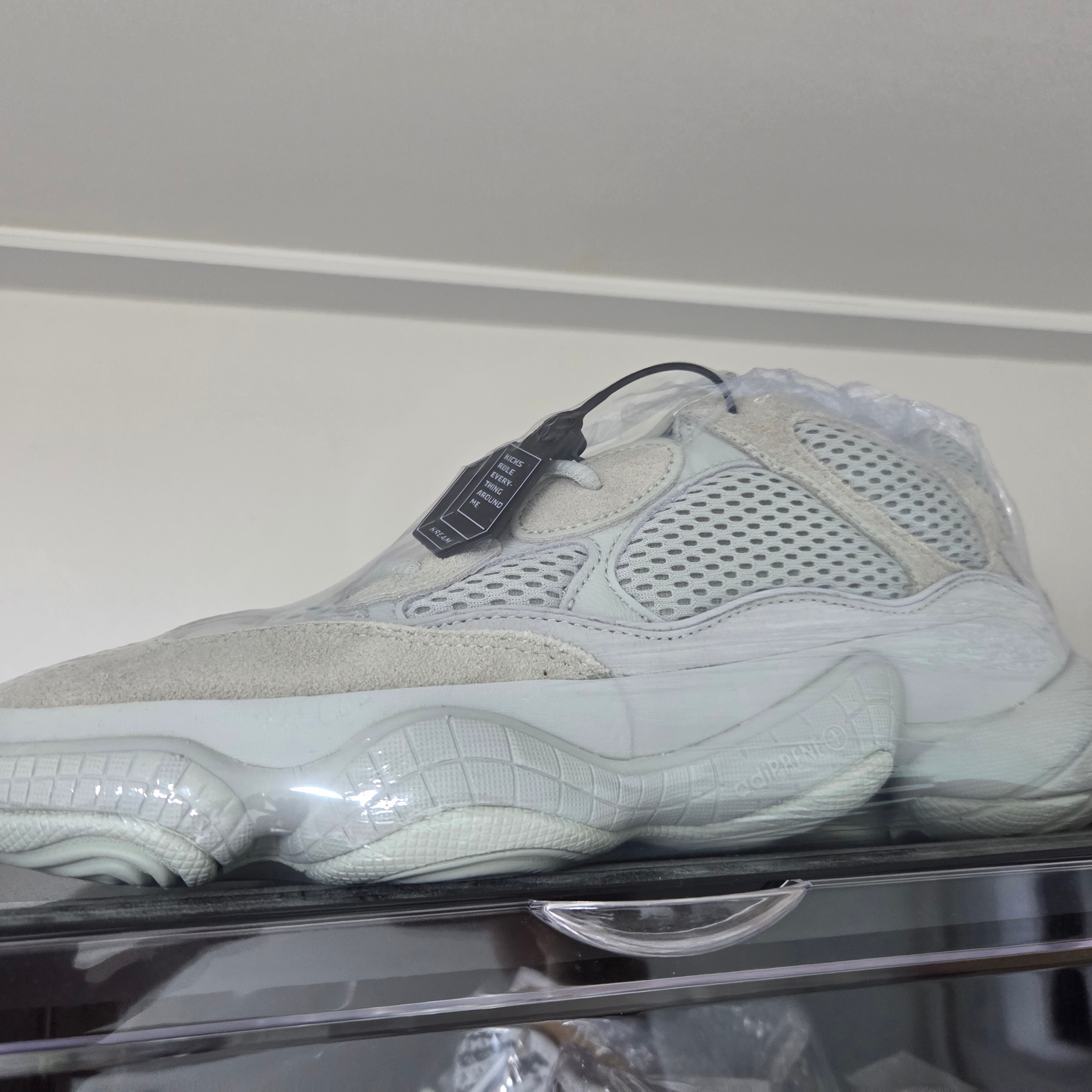 Adidas Yeezy 500 Salt 착용 스타일