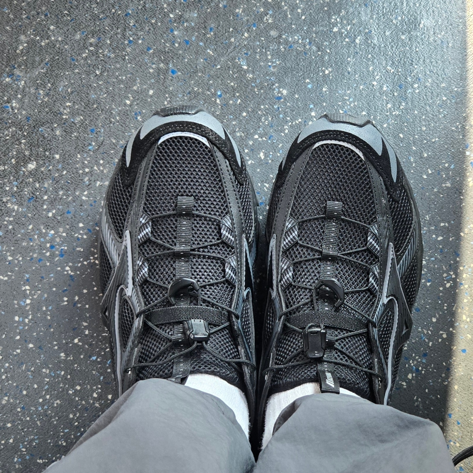 Mizuno Racer Trail SE Black 착용 스타일 - 2