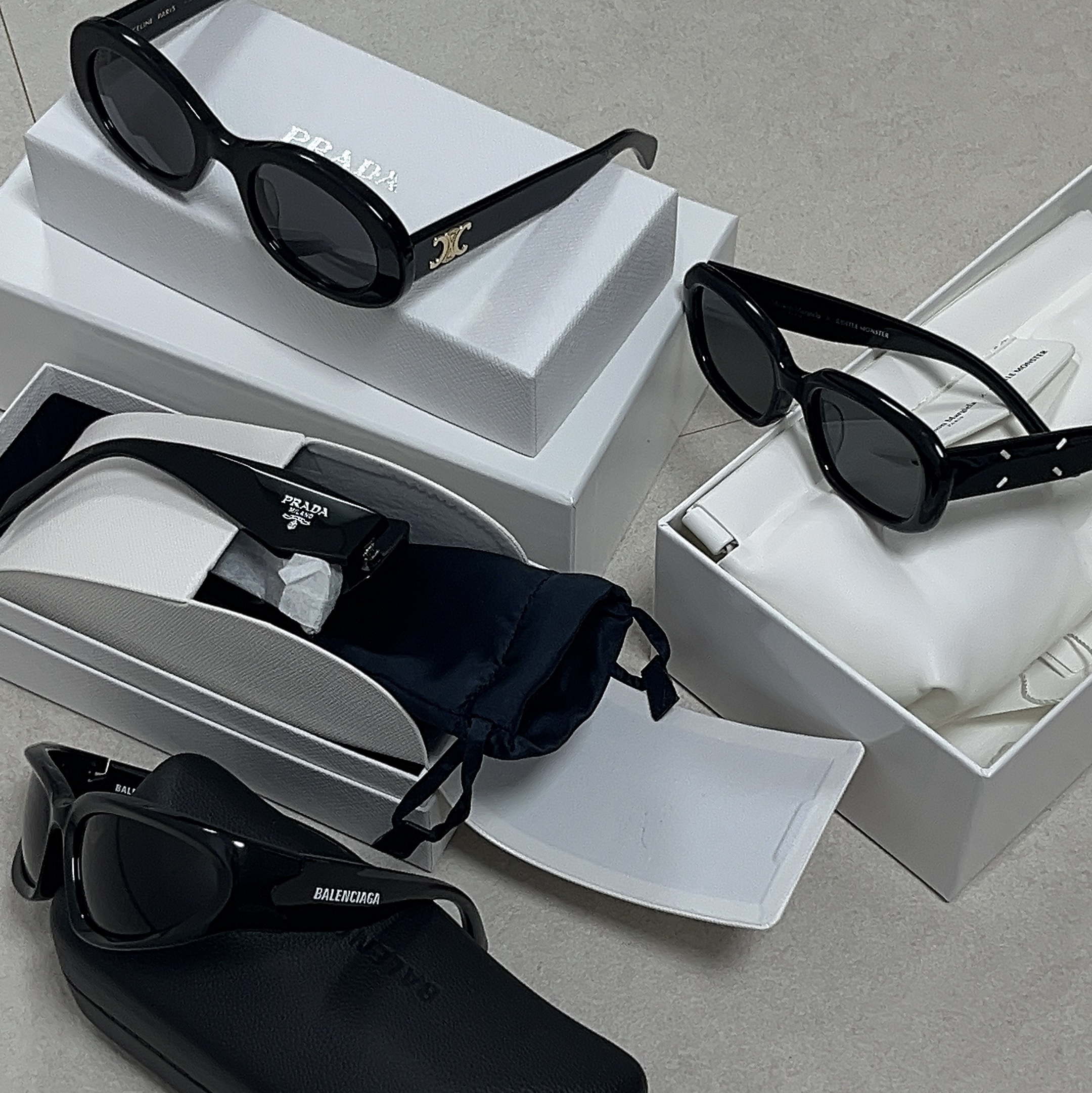 Prada Symbole Sunglasses Slate Gray Lenses Alternative Fit, Gentle Monster x Maison Margiela MM207 Black Gray 착용 스타일