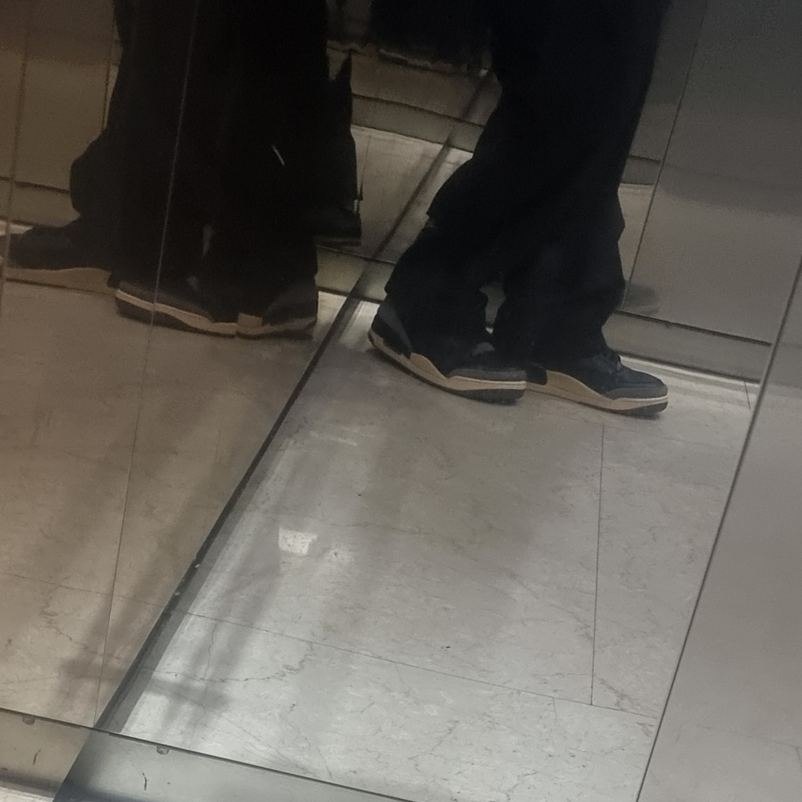 (W) Jordan 3 x A Ma Maniere Retro OG SP Black and Flat Pewter 착용 스타일