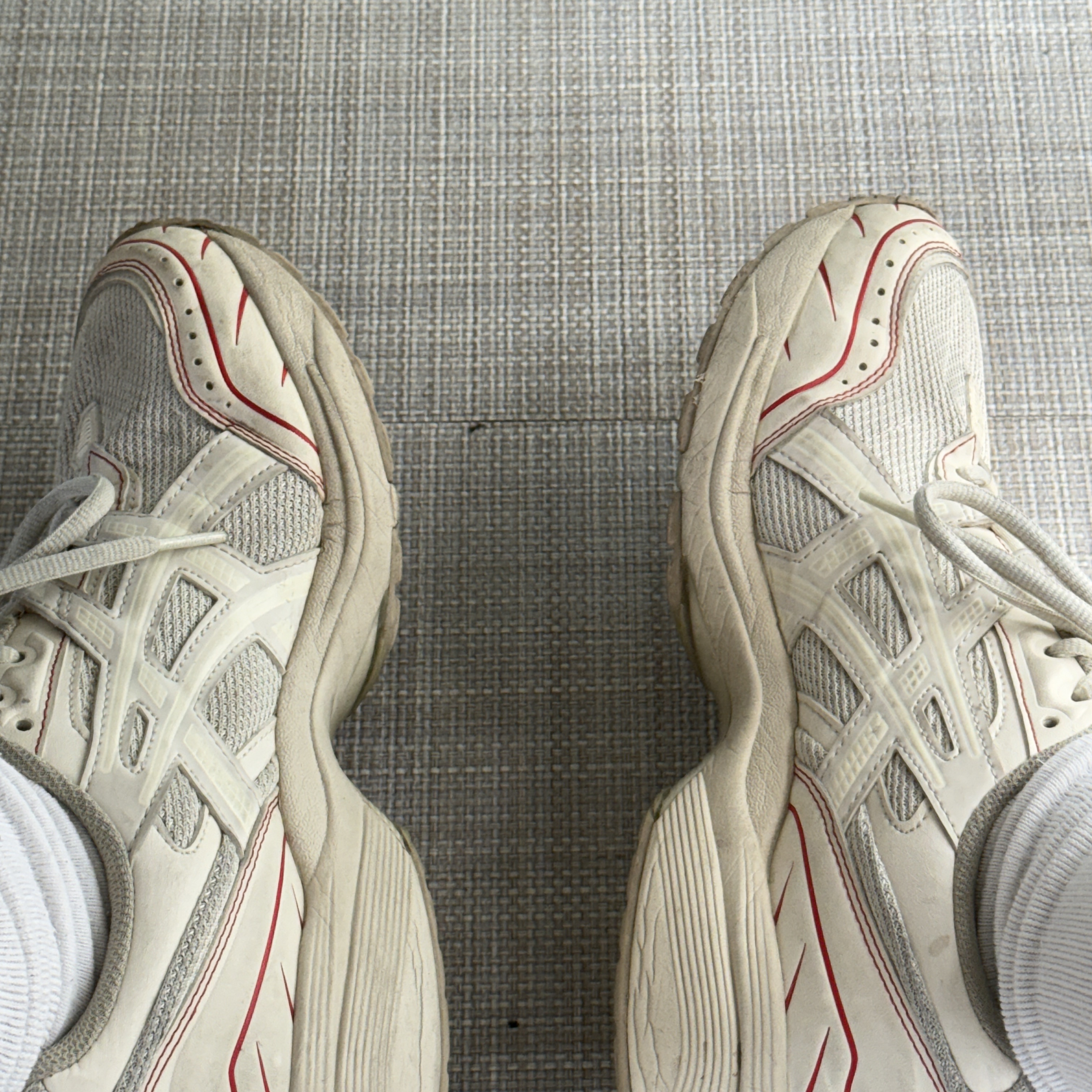 Asics Gel-1090 Birch 착용 스타일