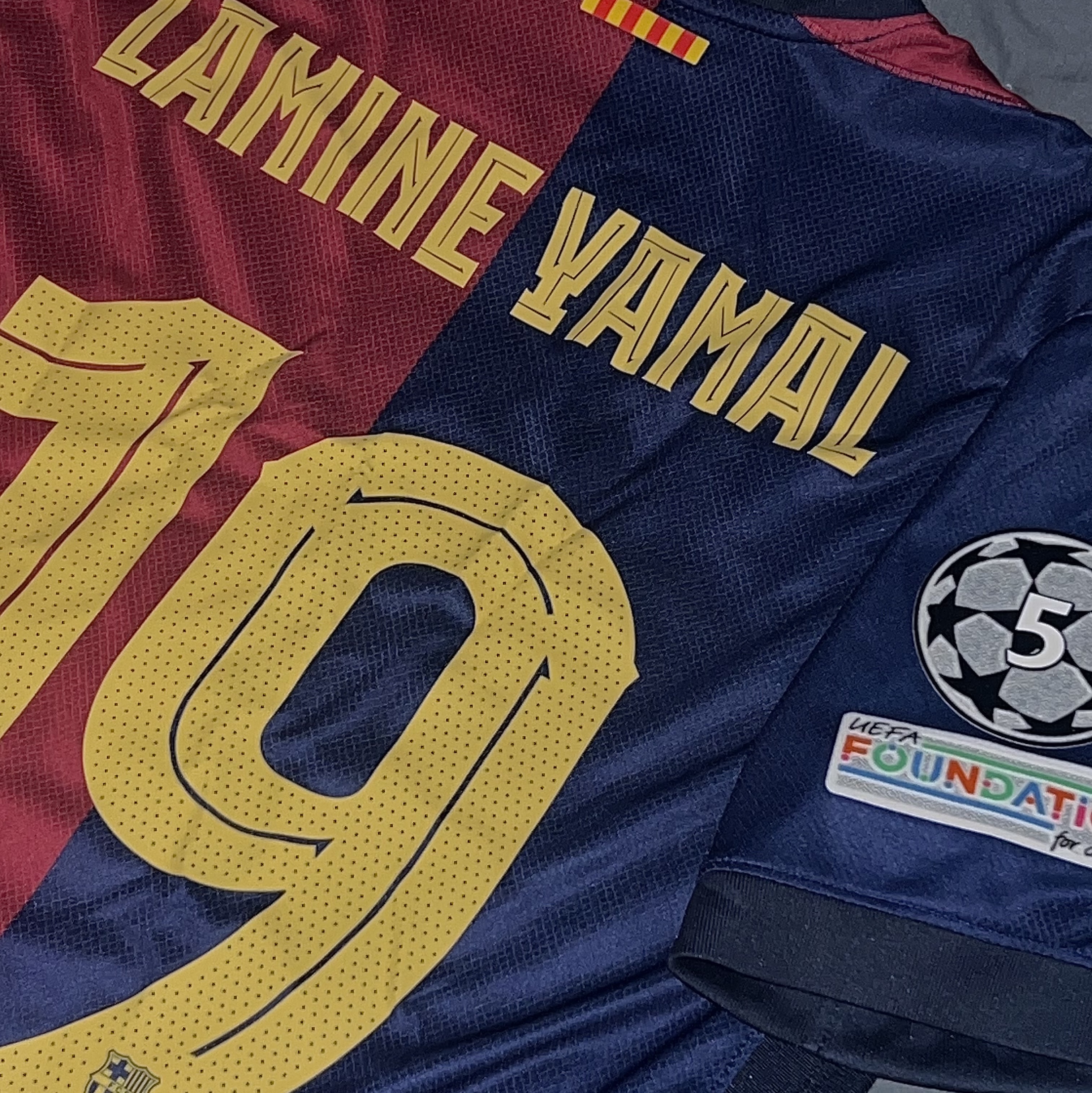 Nike FC Barcelona 2024/25 Dri-Fit Stadium Home Jersey Deep Royal Blue Noble Red (Non Marking Ver.) 착용 스타일 - 3