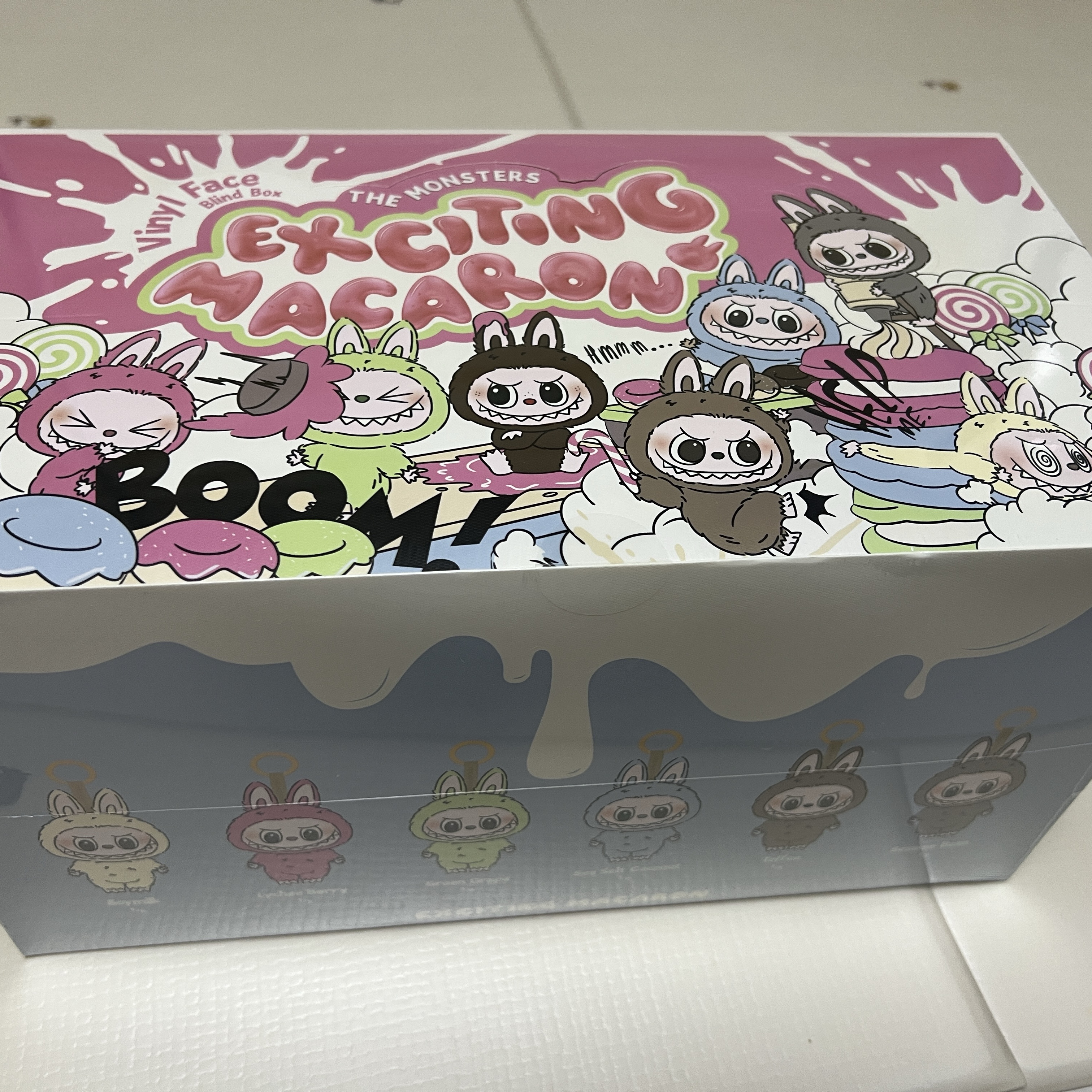 Pop Mart The Monsters Labubu Tasty Macarons Series Sealed Case (6 Blind Boxes) 착용 스타일 - 2