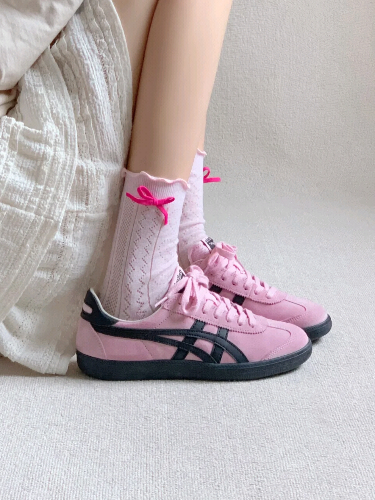 Onitsuka Tiger Tokuten Pink Black 착용 스타일