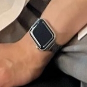 Apple Watch SE 2024 40mm Midnight Aluminium Case with Sport Band S/M Midnight (Korean Ver.) 착용 스타일