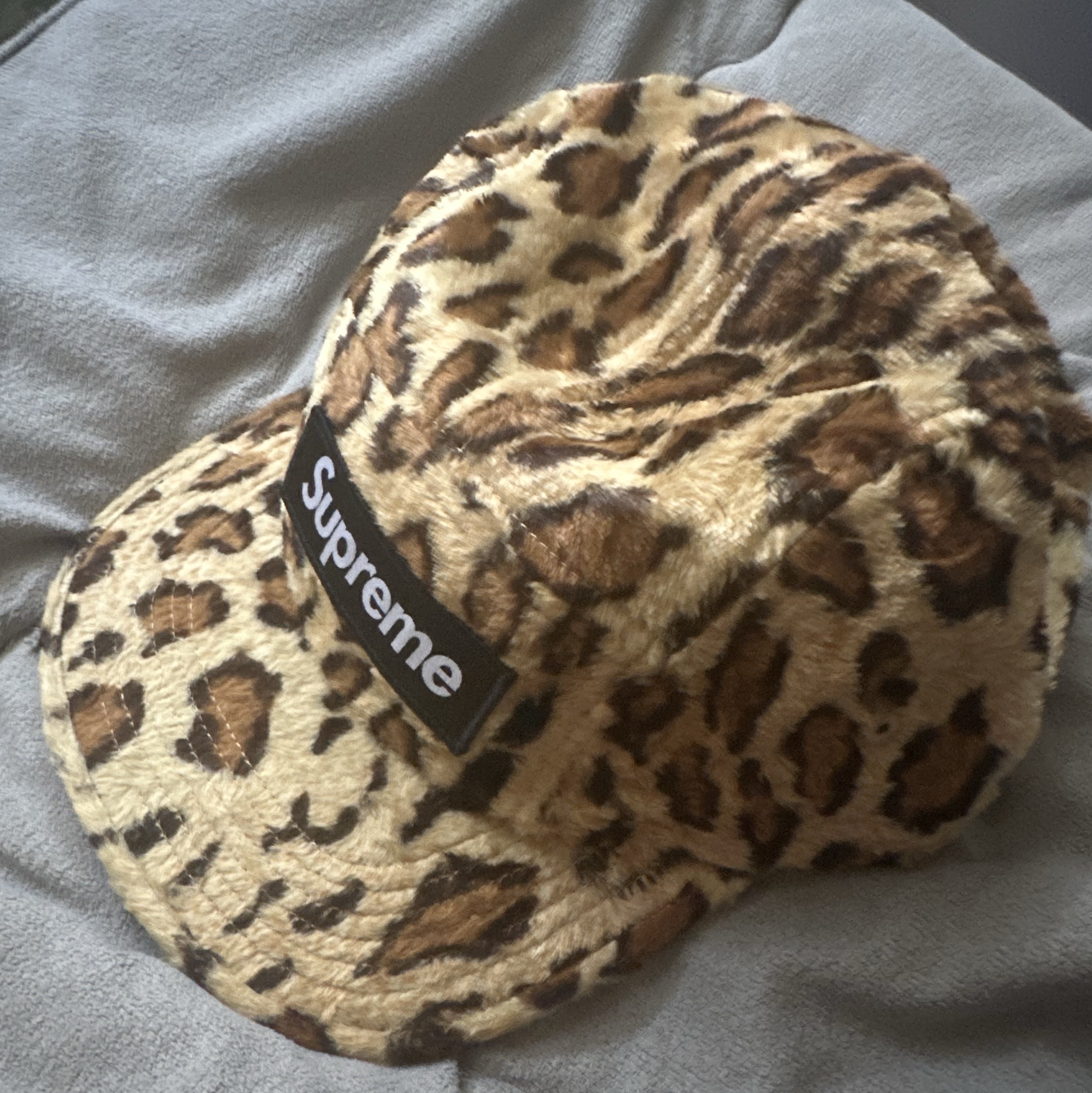 Supreme x GOODENOUGH Crushed Rayon Pile Camp Cap Leopard - 25SS 착용 스타일