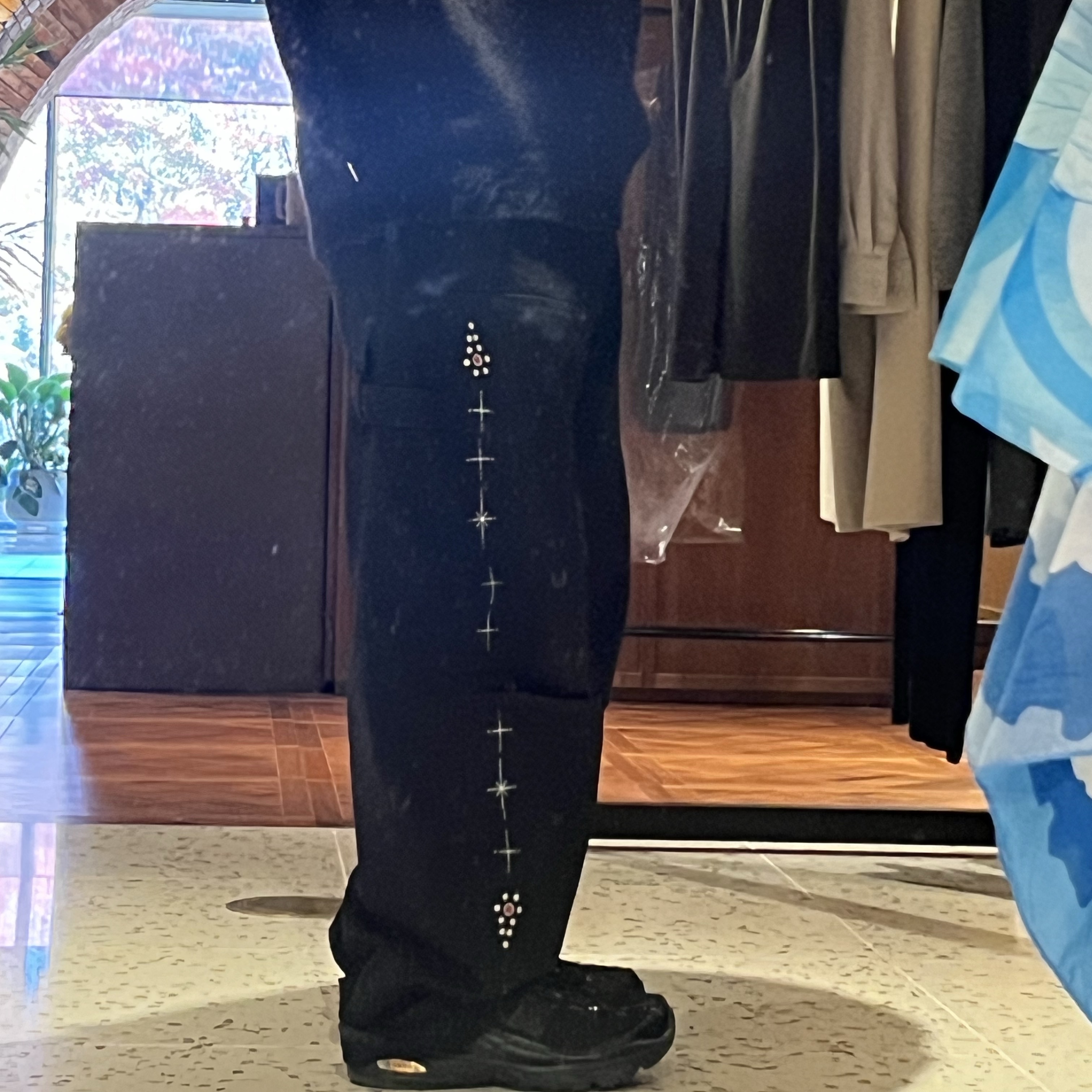 Aoiro Fake Stud Cutted Double Knee Pants Denim Black, New Balance 509 Black 착용 스타일