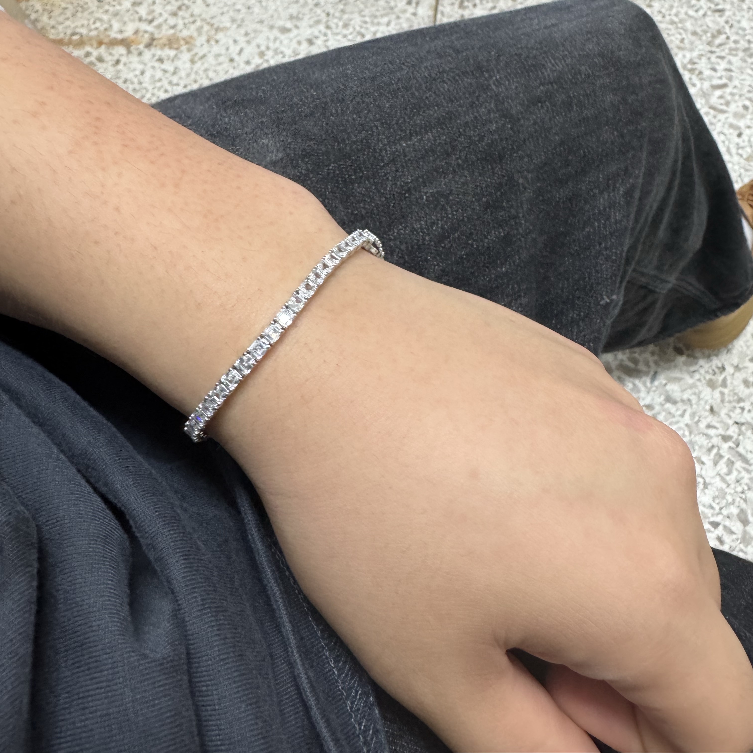 Scudo New Tennis Asscher Cut 3mm Bracelet 착용 스타일