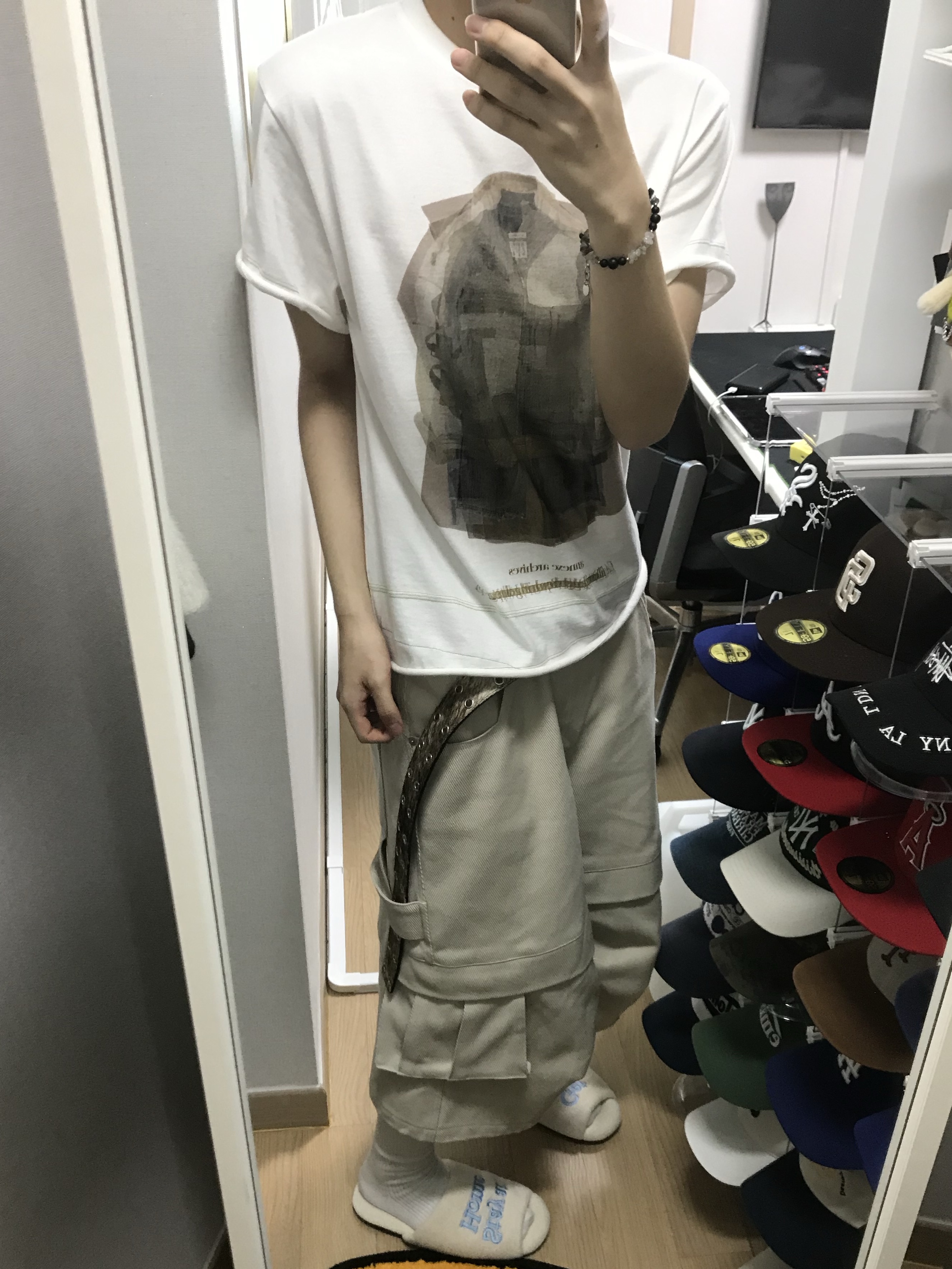 Kamien Titan Bermuda Pants Light Beige, MJD x Kamien Double Hole Belt Oak Brown 착용 스타일 - 1