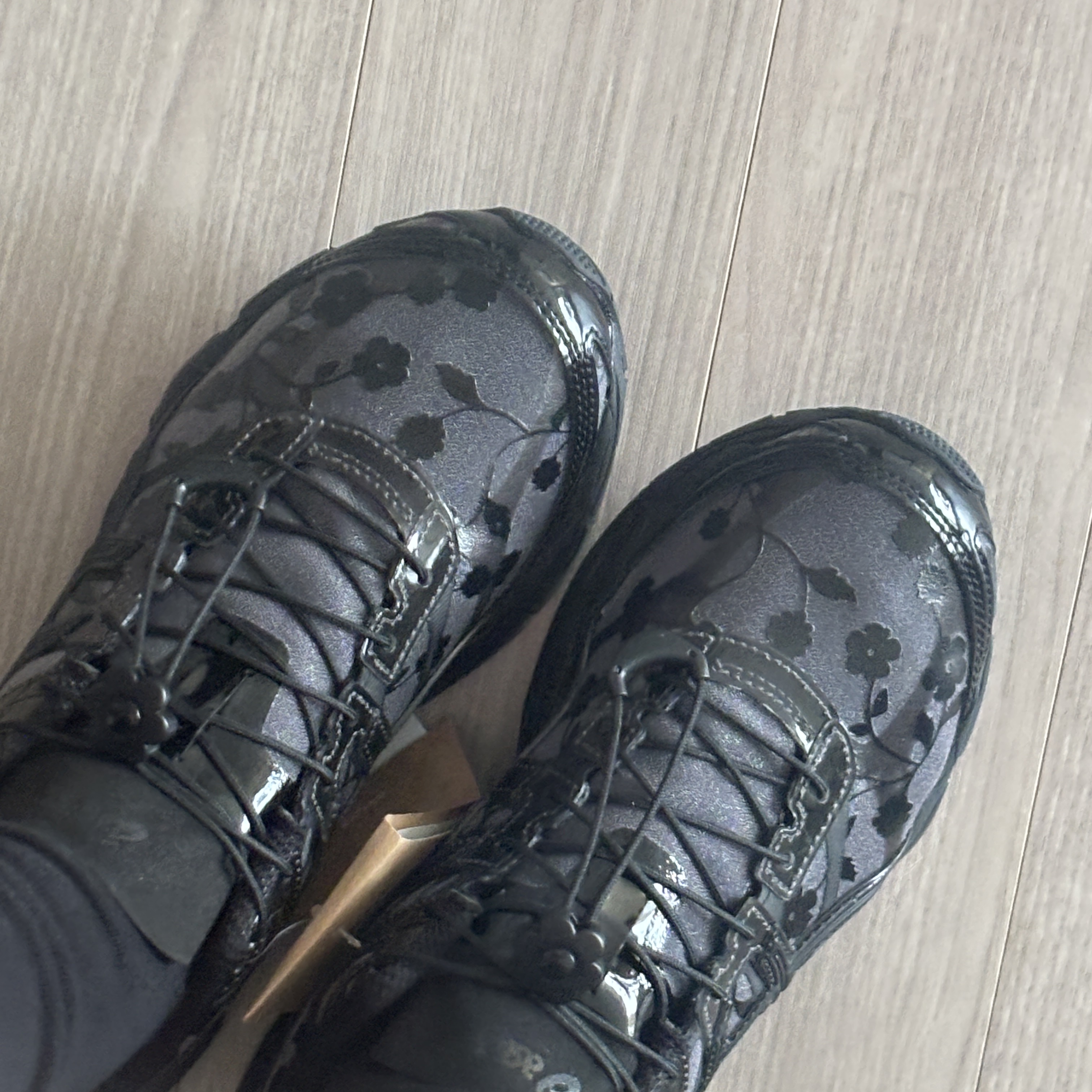 Asics x Cecilie Bahnsen Gel-Cumulus 16 Black 착용 스타일