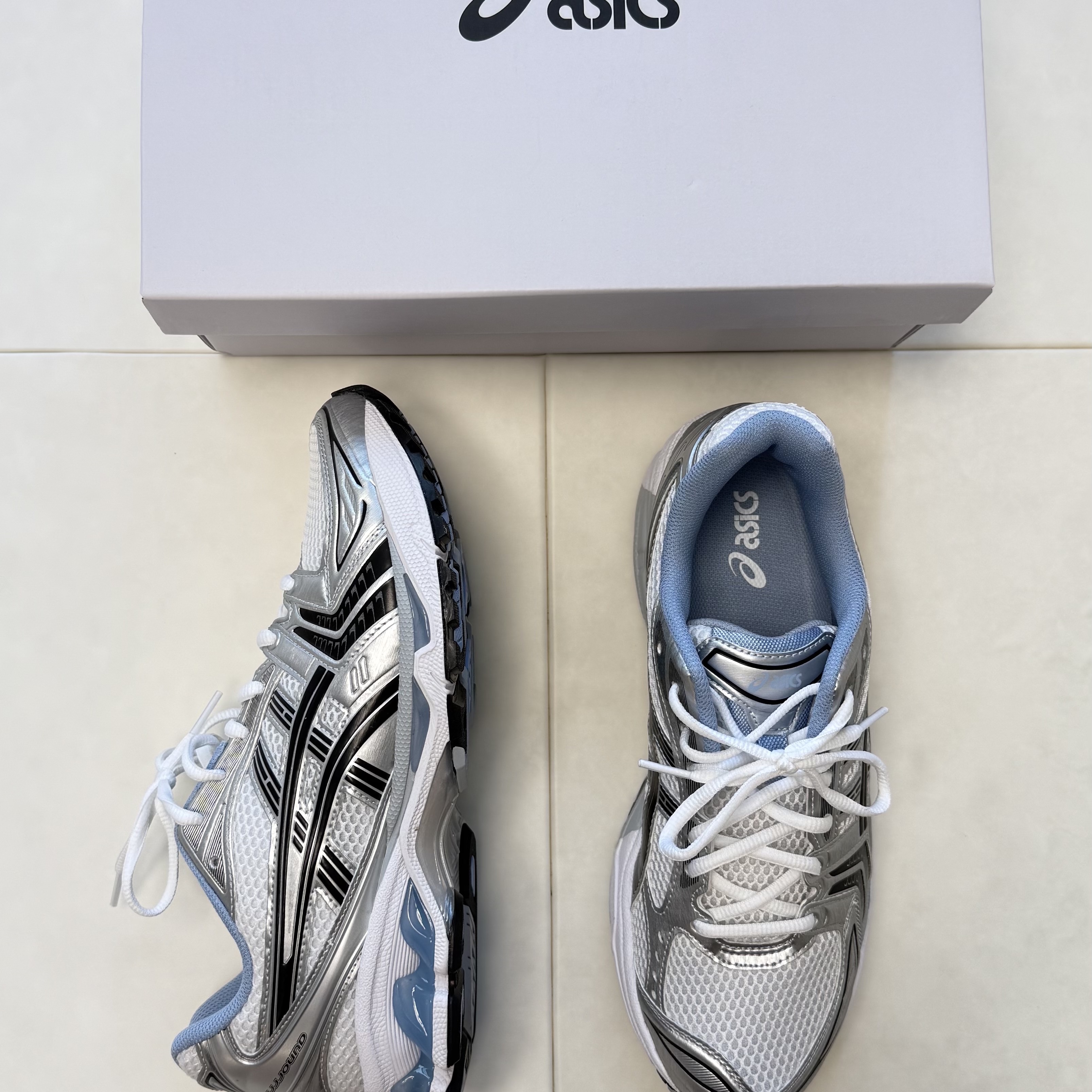 Asics x JJJJound Gel-Kayano 14 White Navy 착용 스타일 - 2