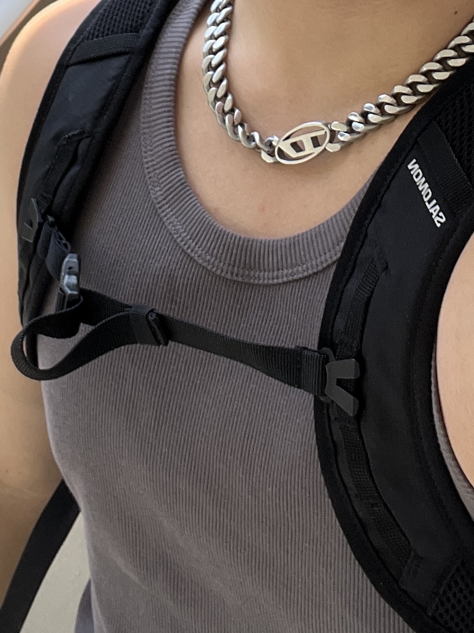 Diesel Dx1433 Stainless Steel Choker Necklace Silver, Salomon Mont LT Backpack Black 착용 스타일 - 5