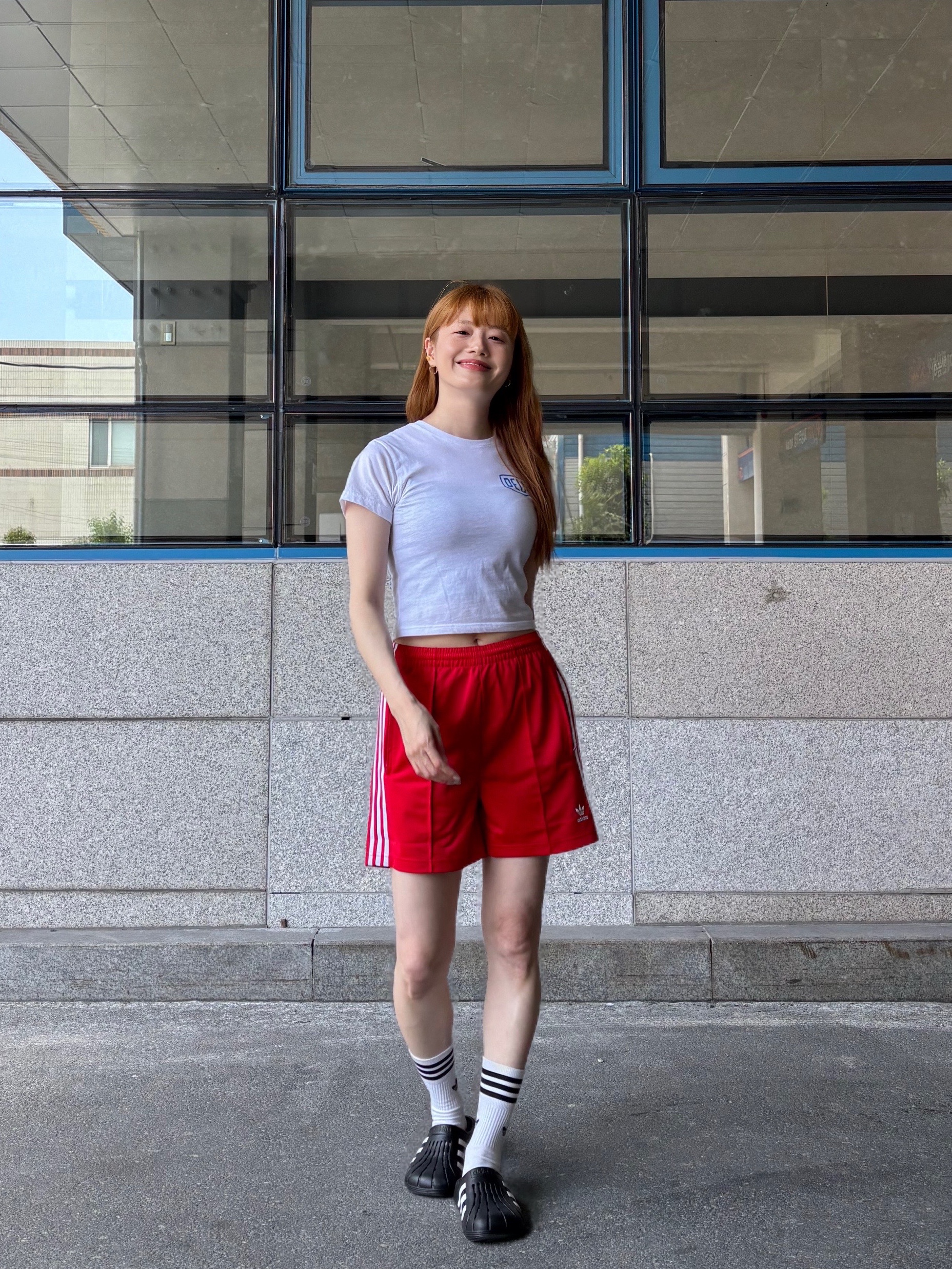 (W) Adidas Firebird Shorts Better Scarlet White - KR Sizing, Adidas Adilette Clog Black White 착용 스타일 - 4