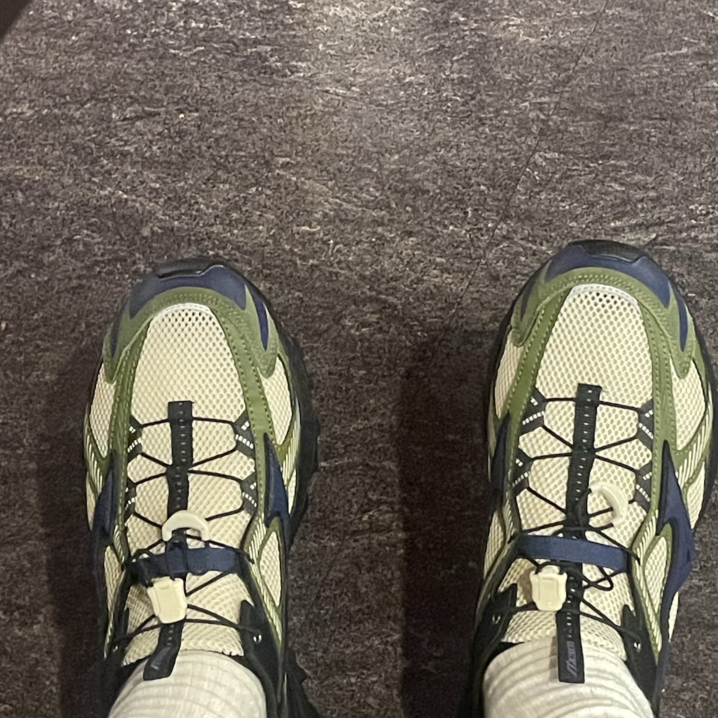 Mizuno Racer Trail SE Khaki 착용 스타일