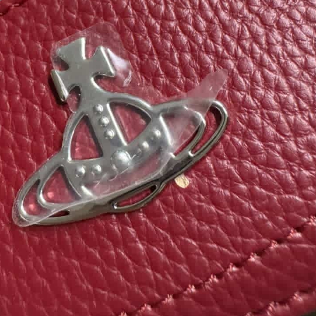 Vivienne Westwood Half Moon Card Holder Red 착용 스타일