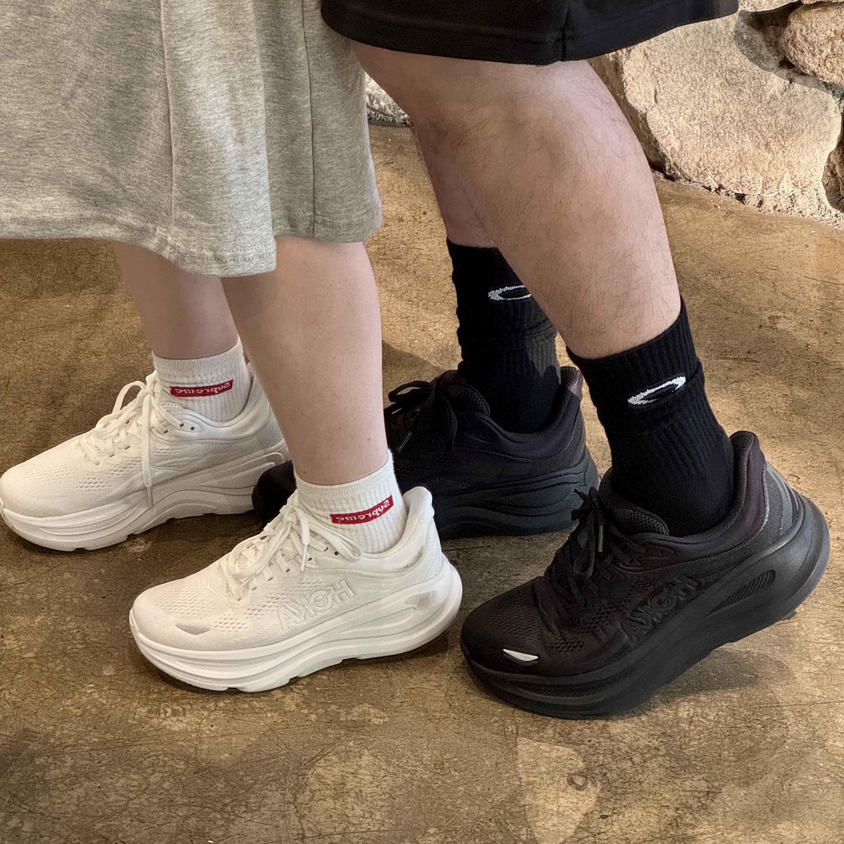 Hoka Bondi 9 Black - Wide, (W) Hoka Bondi 9 White - Wide 착용 스타일
