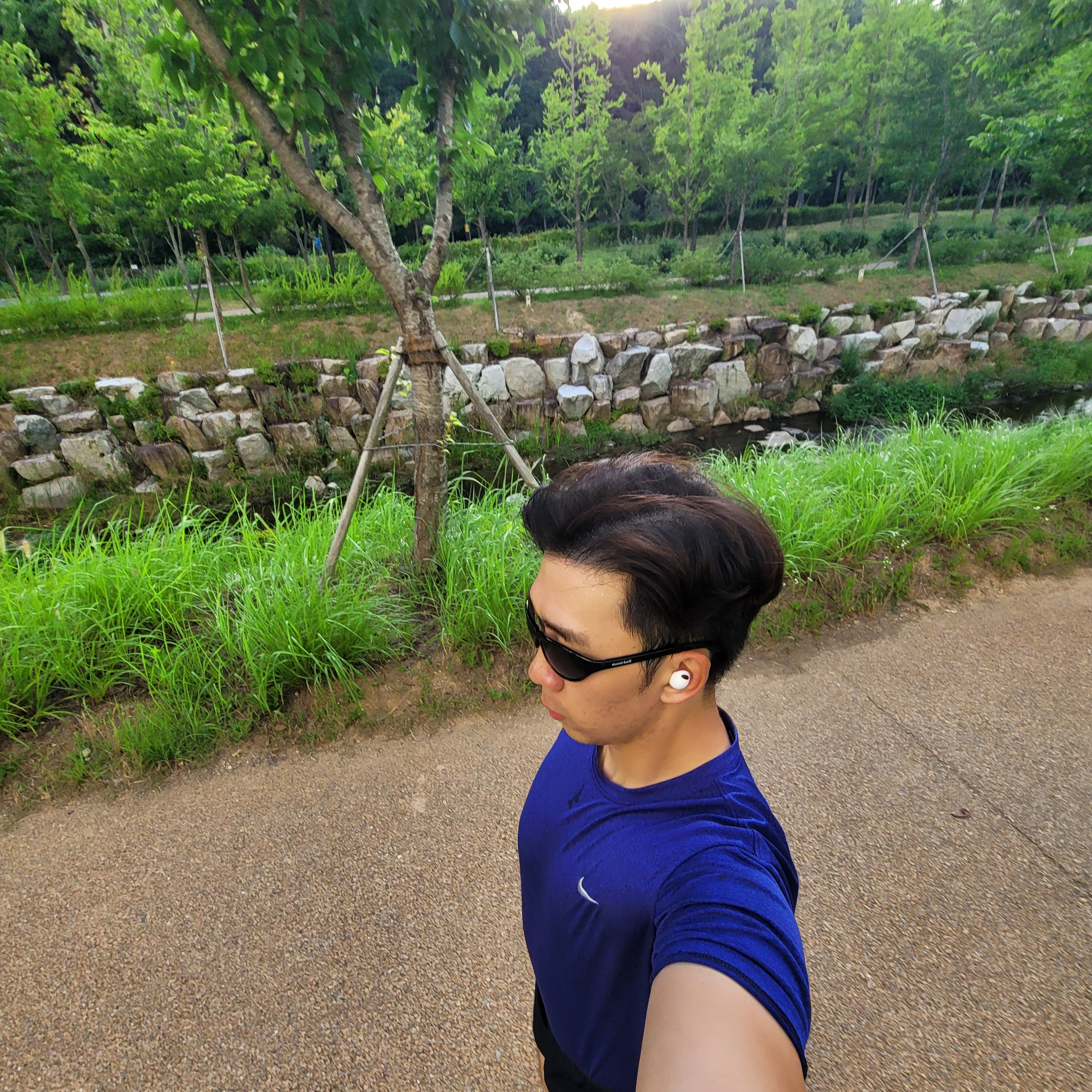 Montbell Trekking Glasses Black Grey 착용 스타일