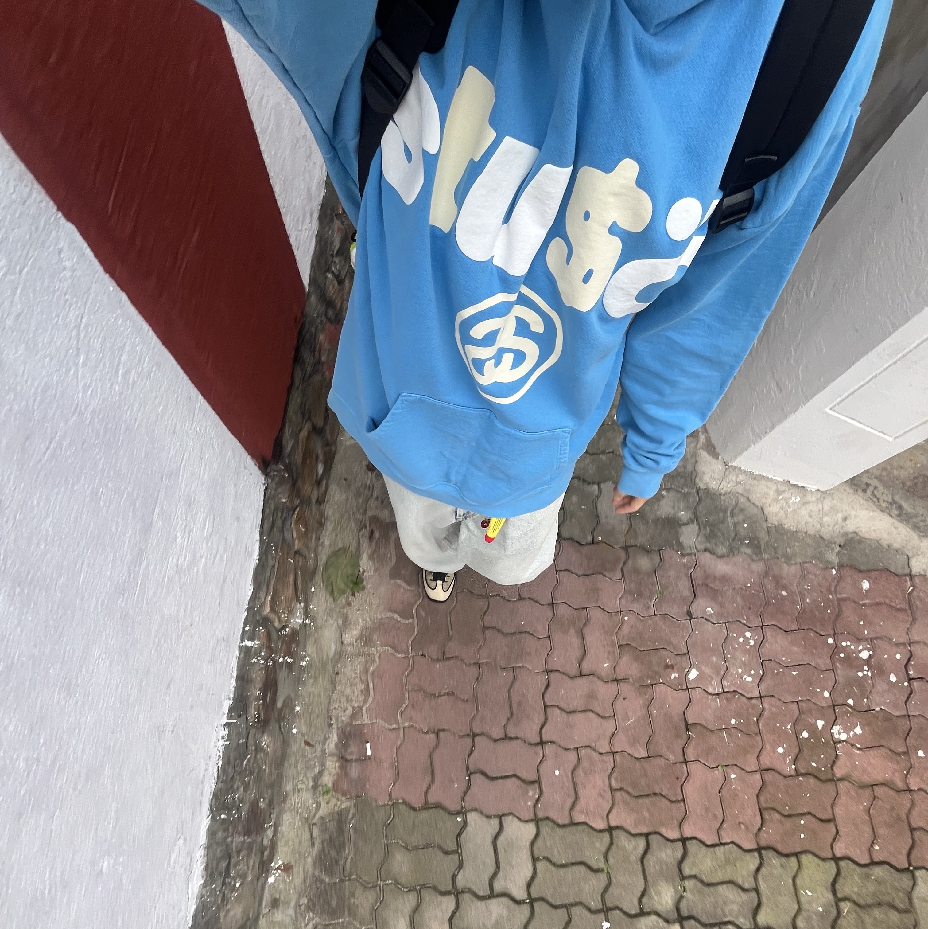Stussy x Cactus Plant Flea Market 8 Ball Pigment Dyed Hoodie Blue, Polar Skate Co. Big Boy Og Logo Pants Light Blue 착용 스타일 - 1