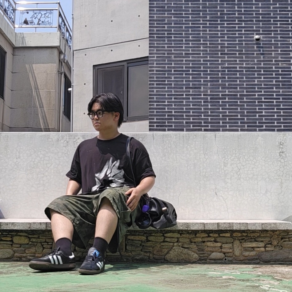 Adidas Samba OG Black White Gum 착용 스타일