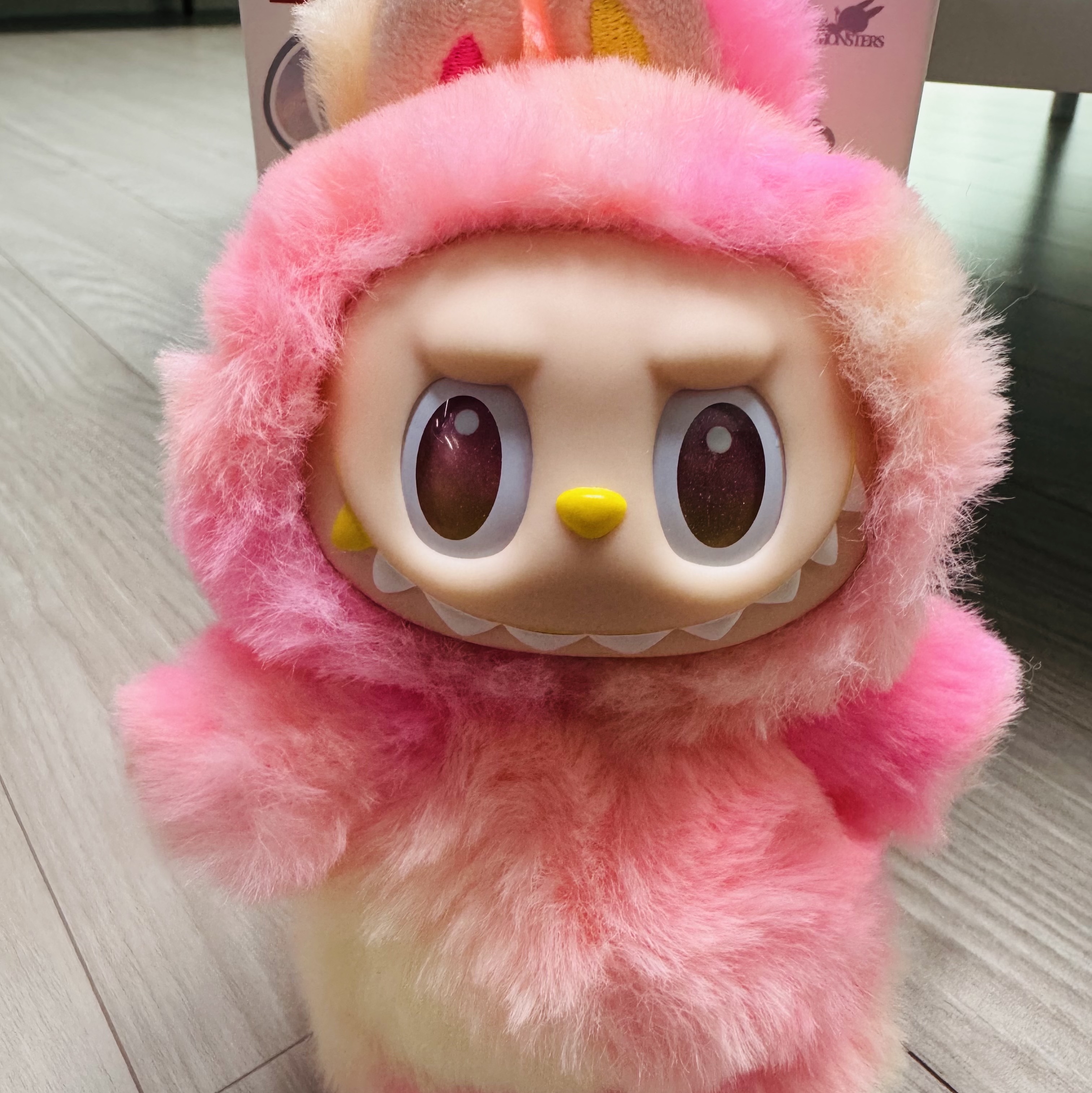 Pop Mart Labubu The Monsters Highlight Series Sealed Case (1 Blind Box) 착용 스타일