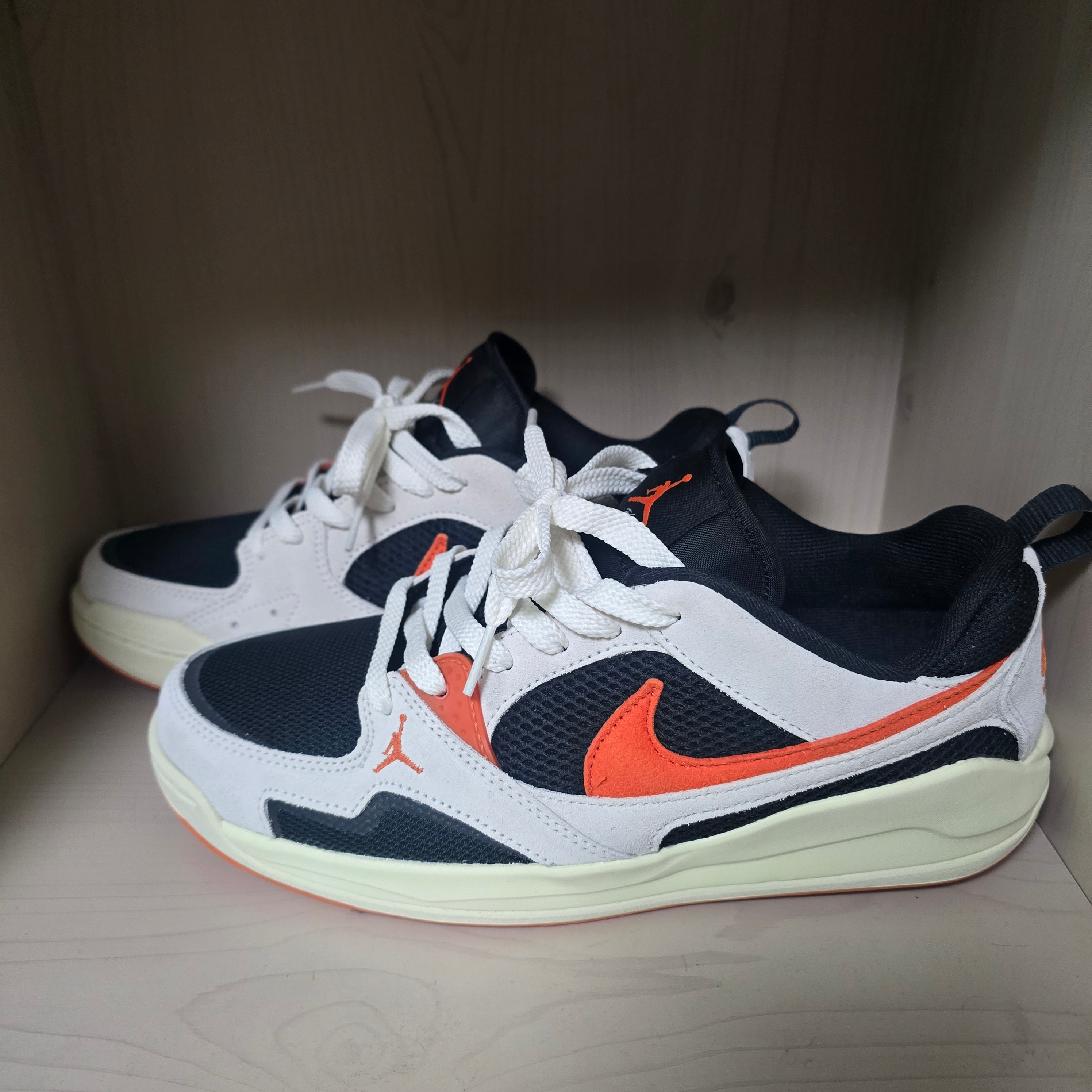Jordan CMFT Era Black Sail 착용 스타일 - 2