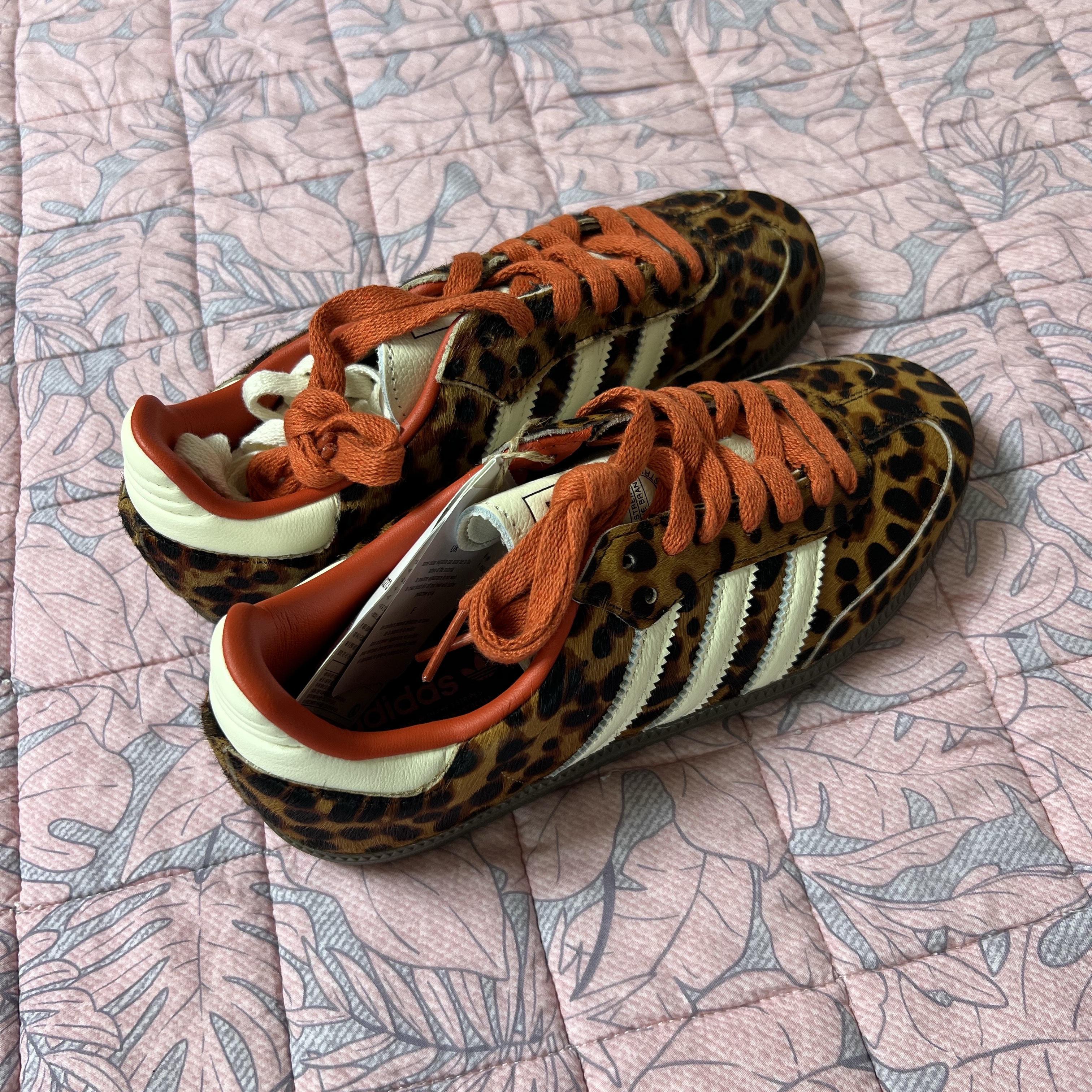 (W) Adidas Samba OG Core Black Preloved Red 착용 스타일
